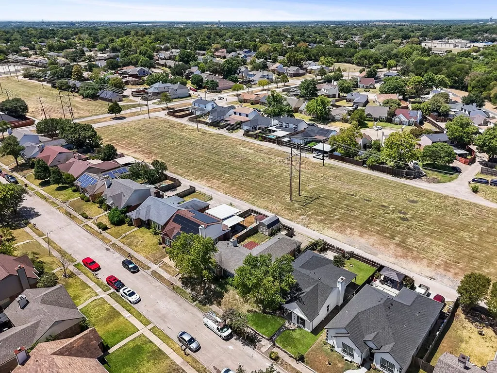 Single Family Residence For Sale in Dallas County , 325 Chancellorsville Drive, Mesquite, Texas 75149, 5 Bedroom, 2 Bathroom, Garage spaces, 1,850 Sqft, built in 1985, mls#21364043, Real Estate Agent in Mesquite, Homes For Sale in Dallas county, Homes For Sale in Mesquite, Realtor in Mesquite Texas, Real Estate Brokerage Independent Realty Texas, Luminita Cordes Realtor