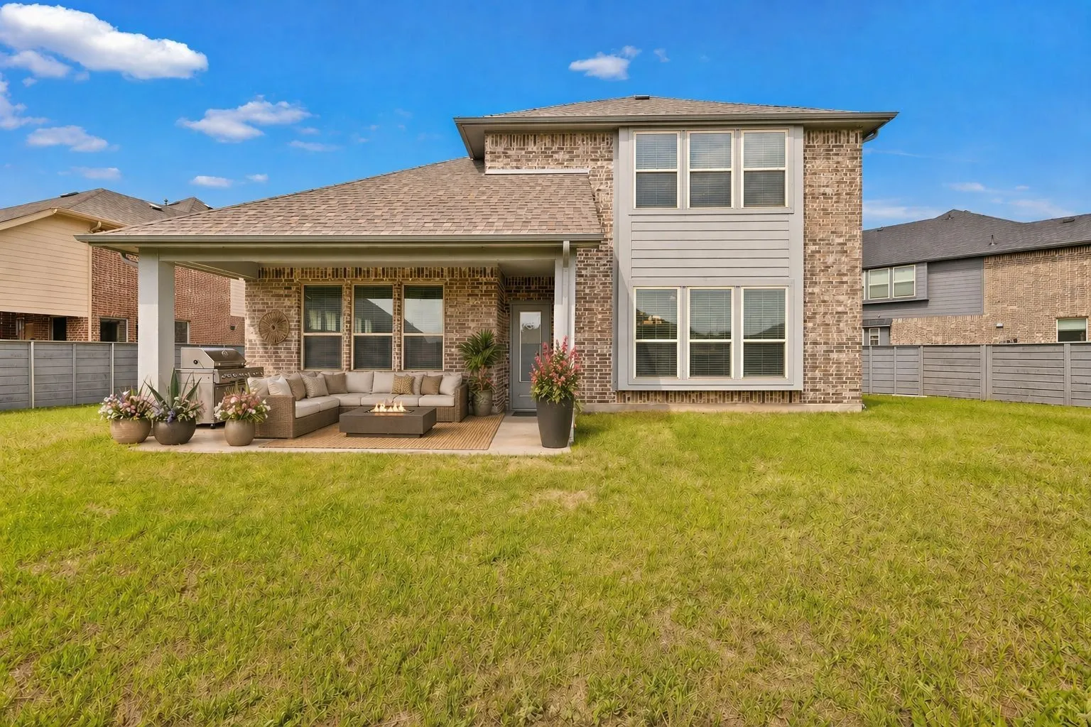 Single Family Residence For Sale in Denton County , 7521 Windy Meadow Drive, Little Elm, Texas 76227, 4 Bedroom, 4 Bathroom, 2 Garage spaces, 3,236 Sqft, built in 2021, mls#21363682, Real Estate Agent in Little Elm, Homes For Sale in Denton county, Homes For Sale in Little Elm, Realtor in Little Elm Texas, Real Estate Brokerage Independent Realty Texas, Luminita Cordes Realtor