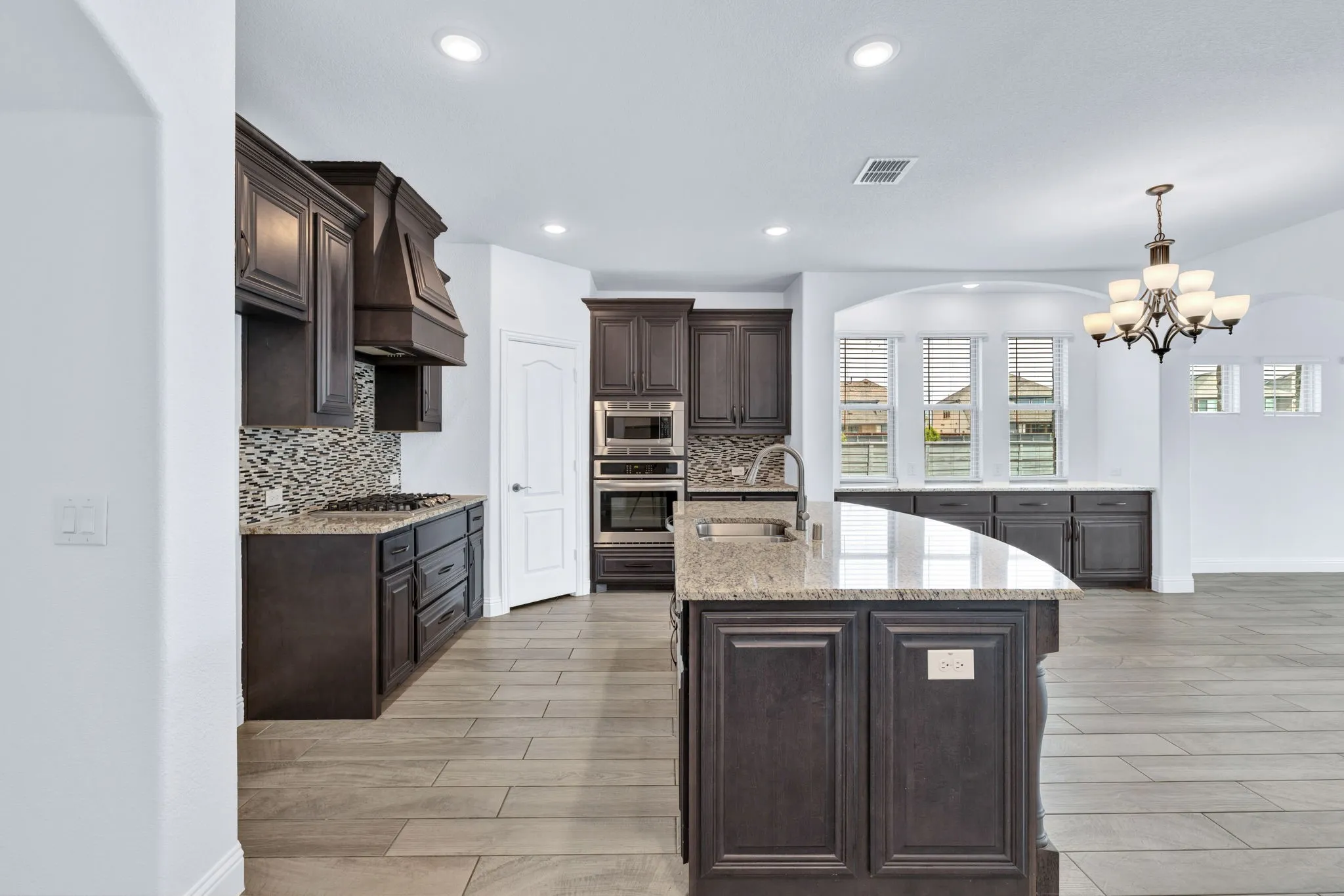 Single Family Residence For Sale in Denton County , 7521 Windy Meadow Drive, Little Elm, Texas 76227, 4 Bedroom, 4 Bathroom, 2 Garage spaces, 3,236 Sqft, built in 2021, mls#21363682, Real Estate Agent in Little Elm, Homes For Sale in Denton county, Homes For Sale in Little Elm, Realtor in Little Elm Texas, Real Estate Brokerage Independent Realty Texas, Luminita Cordes Realtor