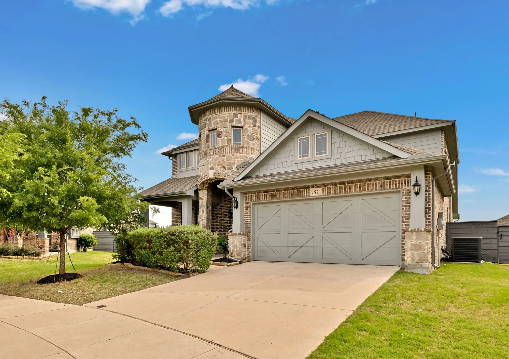 Single Family Residence For Sale in Denton County , 7521 Windy Meadow Drive, Little Elm, Texas 76227, 4 Bedroom, 4 Bathroom, 2 Garage spaces, 3,236 Sqft, built in 2021, mls#21363682, Real Estate Agent in Little Elm, Homes For Sale in Denton county, Homes For Sale in Little Elm, Realtor in Little Elm Texas, Real Estate Brokerage Independent Realty Texas, Luminita Cordes Realtor