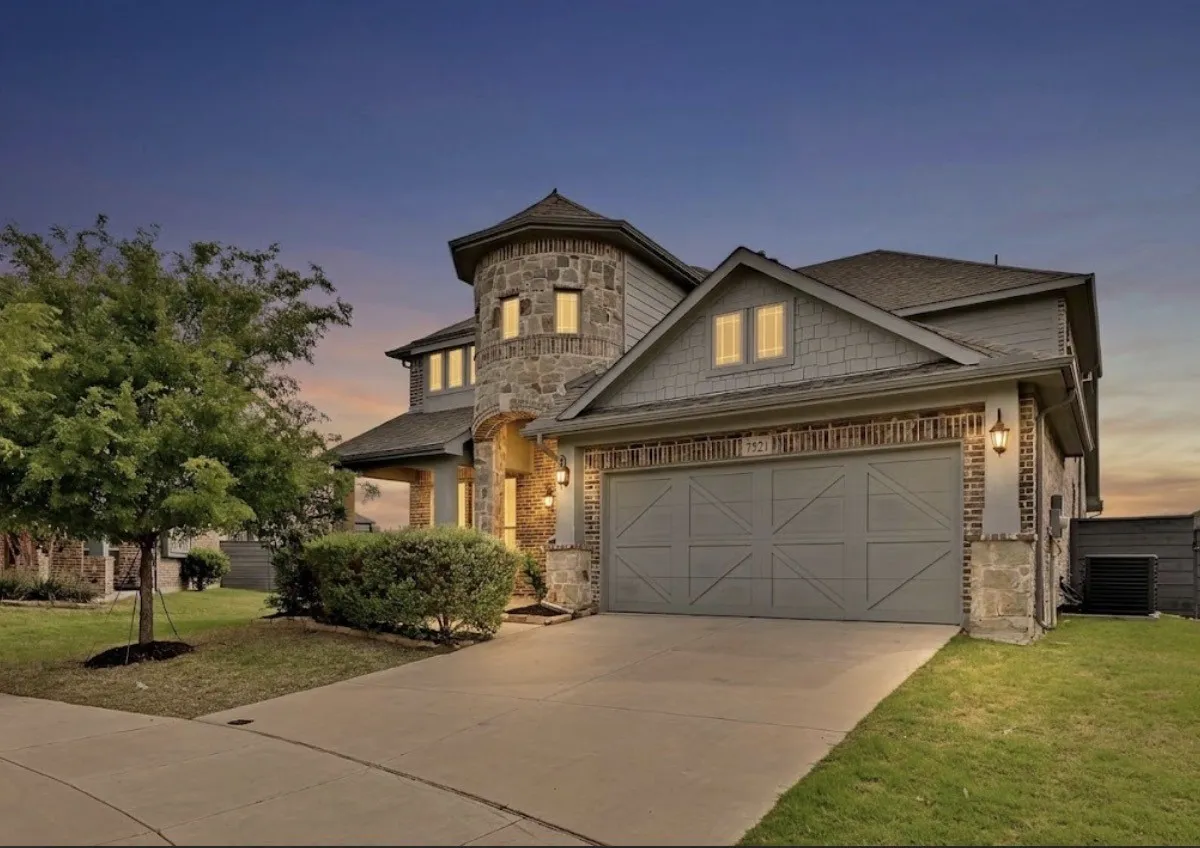 Single Family Residence For Sale in Denton County , 7521 Windy Meadow Drive, Little Elm, Texas 76227, 4 Bedroom, 4 Bathroom, 2 Garage spaces, 3,236 Sqft, built in 2021, mls#21363682, Real Estate Agent in Little Elm, Homes For Sale in Denton county, Homes For Sale in Little Elm, Realtor in Little Elm Texas, Real Estate Brokerage Independent Realty Texas, Luminita Cordes Realtor