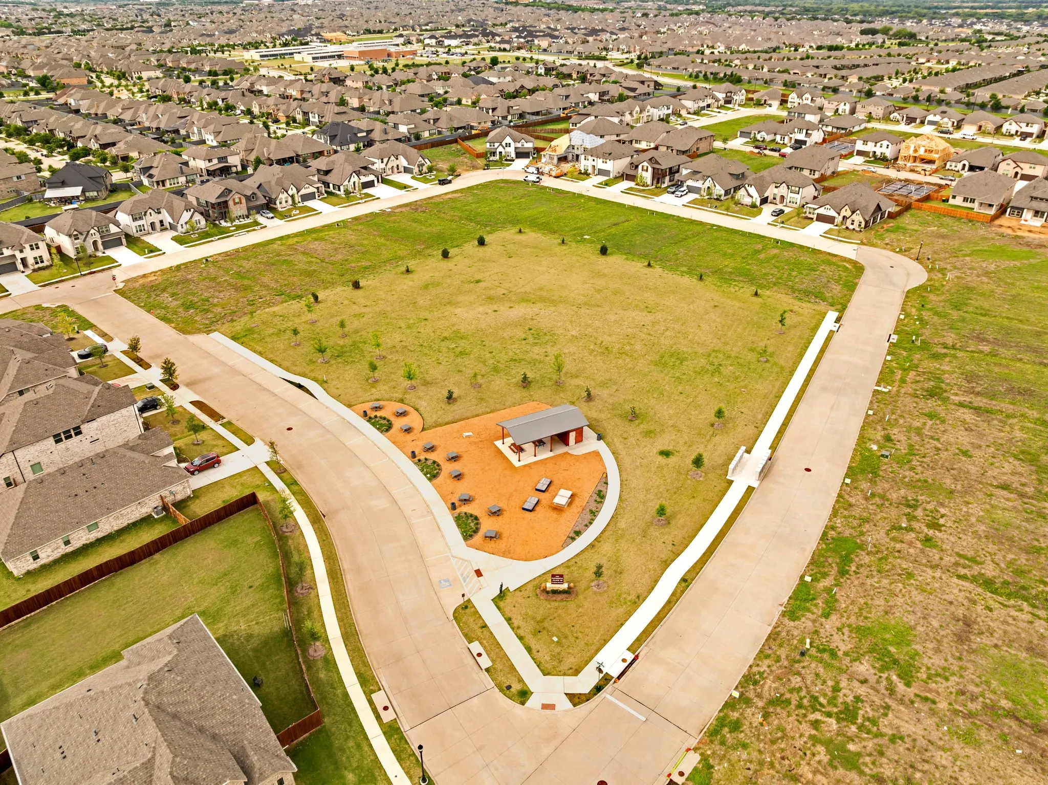 Single Family Residence For Sale in Denton County , 7521 Windy Meadow Drive, Little Elm, Texas 76227, 4 Bedroom, 4 Bathroom, 2 Garage spaces, 3,236 Sqft, built in 2021, mls#21363682, Real Estate Agent in Little Elm, Homes For Sale in Denton county, Homes For Sale in Little Elm, Realtor in Little Elm Texas, Real Estate Brokerage Independent Realty Texas, Luminita Cordes Realtor