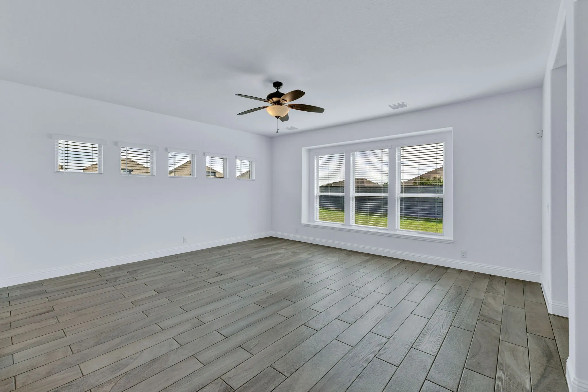 Single Family Residence For Sale in Denton County , 7521 Windy Meadow Drive, Little Elm, Texas 76227, 4 Bedroom, 4 Bathroom, 2 Garage spaces, 3,236 Sqft, built in 2021, mls#21363682, Real Estate Agent in Little Elm, Homes For Sale in Denton county, Homes For Sale in Little Elm, Realtor in Little Elm Texas, Real Estate Brokerage Independent Realty Texas, Luminita Cordes Realtor