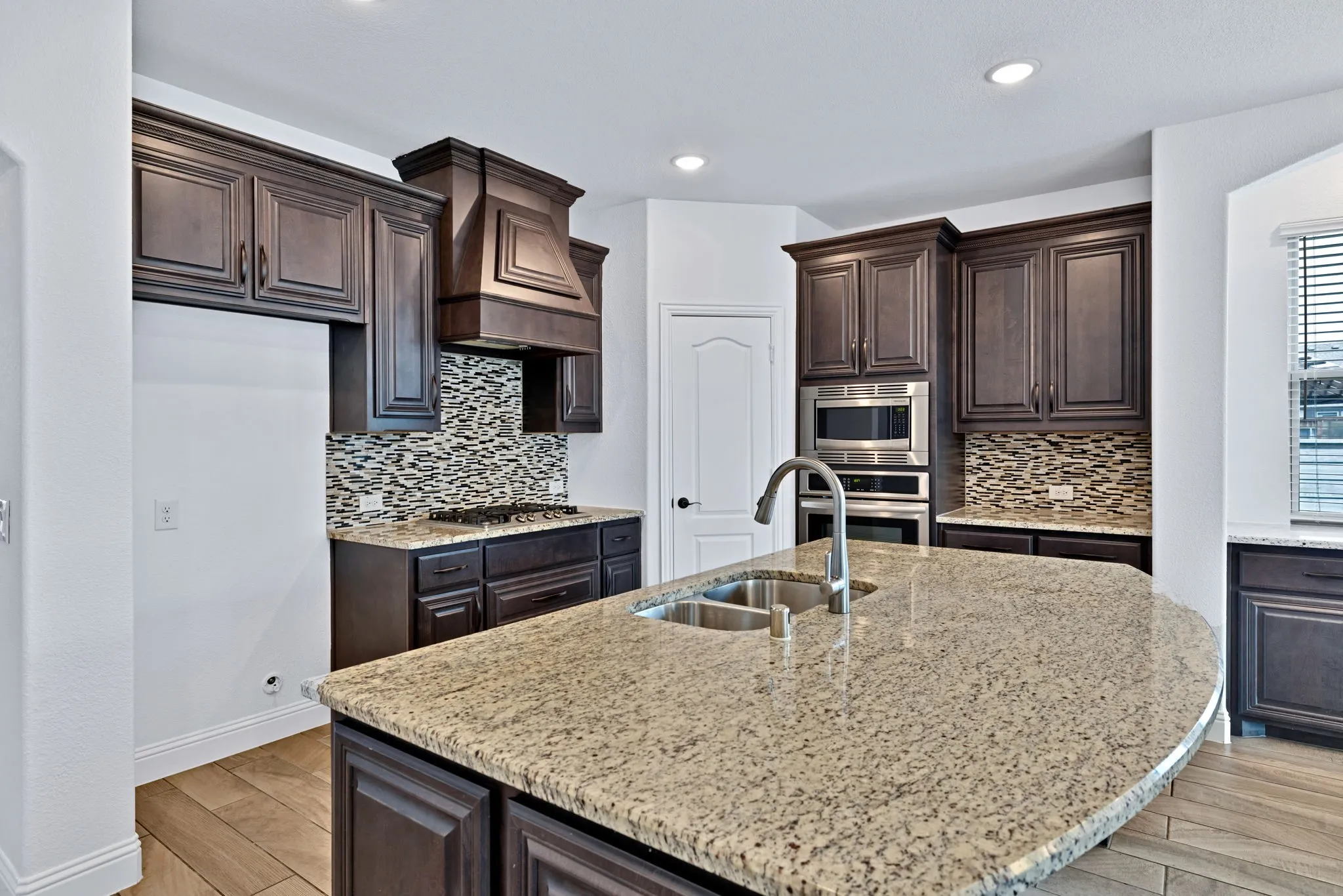 Single Family Residence For Sale in Denton County , 7521 Windy Meadow Drive, Little Elm, Texas 76227, 4 Bedroom, 4 Bathroom, 2 Garage spaces, 3,236 Sqft, built in 2021, mls#21363682, Real Estate Agent in Little Elm, Homes For Sale in Denton county, Homes For Sale in Little Elm, Realtor in Little Elm Texas, Real Estate Brokerage Independent Realty Texas, Luminita Cordes Realtor