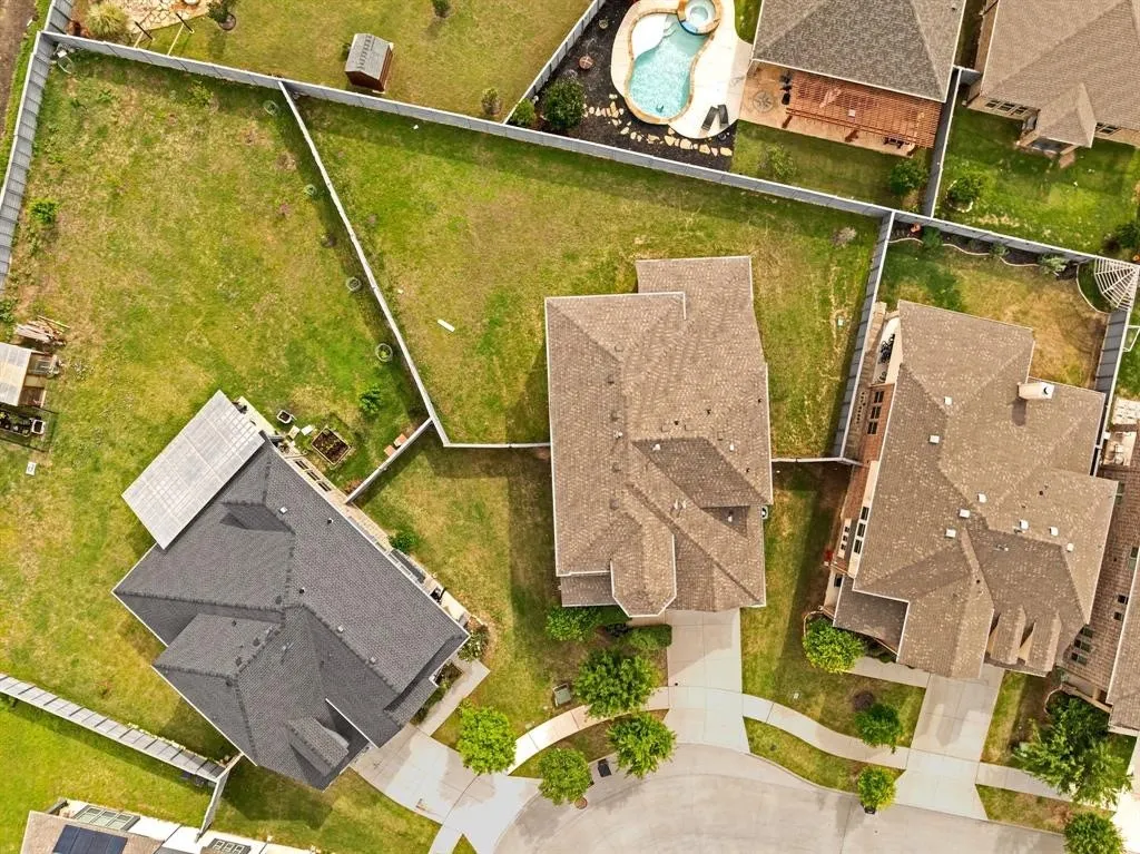 Single Family Residence For Sale in Denton County , 7521 Windy Meadow Drive, Little Elm, Texas 76227, 4 Bedroom, 4 Bathroom, 2 Garage spaces, 3,236 Sqft, built in 2021, mls#21363682, Real Estate Agent in Little Elm, Homes For Sale in Denton county, Homes For Sale in Little Elm, Realtor in Little Elm Texas, Real Estate Brokerage Independent Realty Texas, Luminita Cordes Realtor