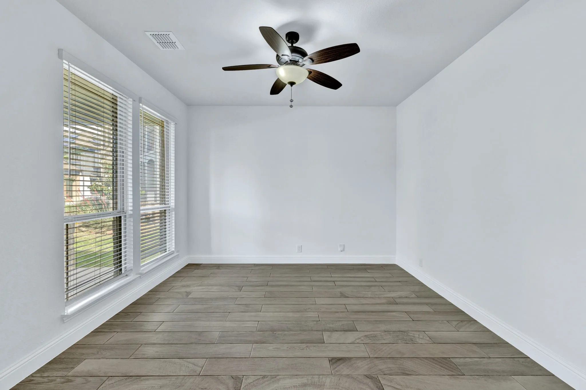 Single Family Residence For Sale in Denton County , 7521 Windy Meadow Drive, Little Elm, Texas 76227, 4 Bedroom, 4 Bathroom, 2 Garage spaces, 3,236 Sqft, built in 2021, mls#21363682, Real Estate Agent in Little Elm, Homes For Sale in Denton county, Homes For Sale in Little Elm, Realtor in Little Elm Texas, Real Estate Brokerage Independent Realty Texas, Luminita Cordes Realtor