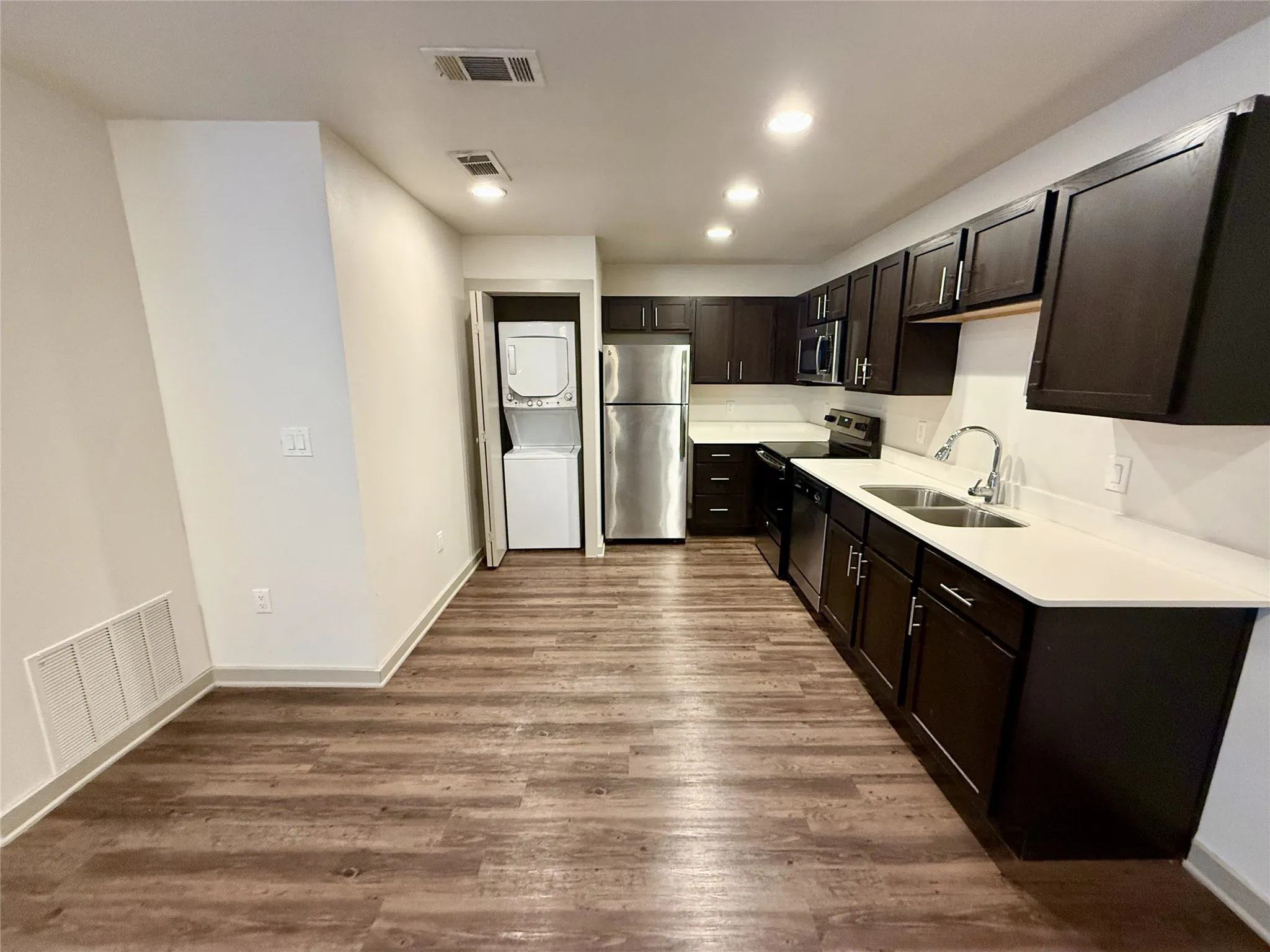 Apartment For Rent in Dallas County , 1925 Moser Avenue A3, Dallas, Texas 75206, 1 Bedroom, 1 Bathroom, Garage spaces, 637 Sqft, built in 1972, mls#21364179, Real Estate Agent in Dallas, Homes For Rent in Dallas county, Homes For Rent in Dallas, Realtor in Dallas Texas, Real Estate Brokerage Independent Realty Texas, Luminita Cordes Realtor