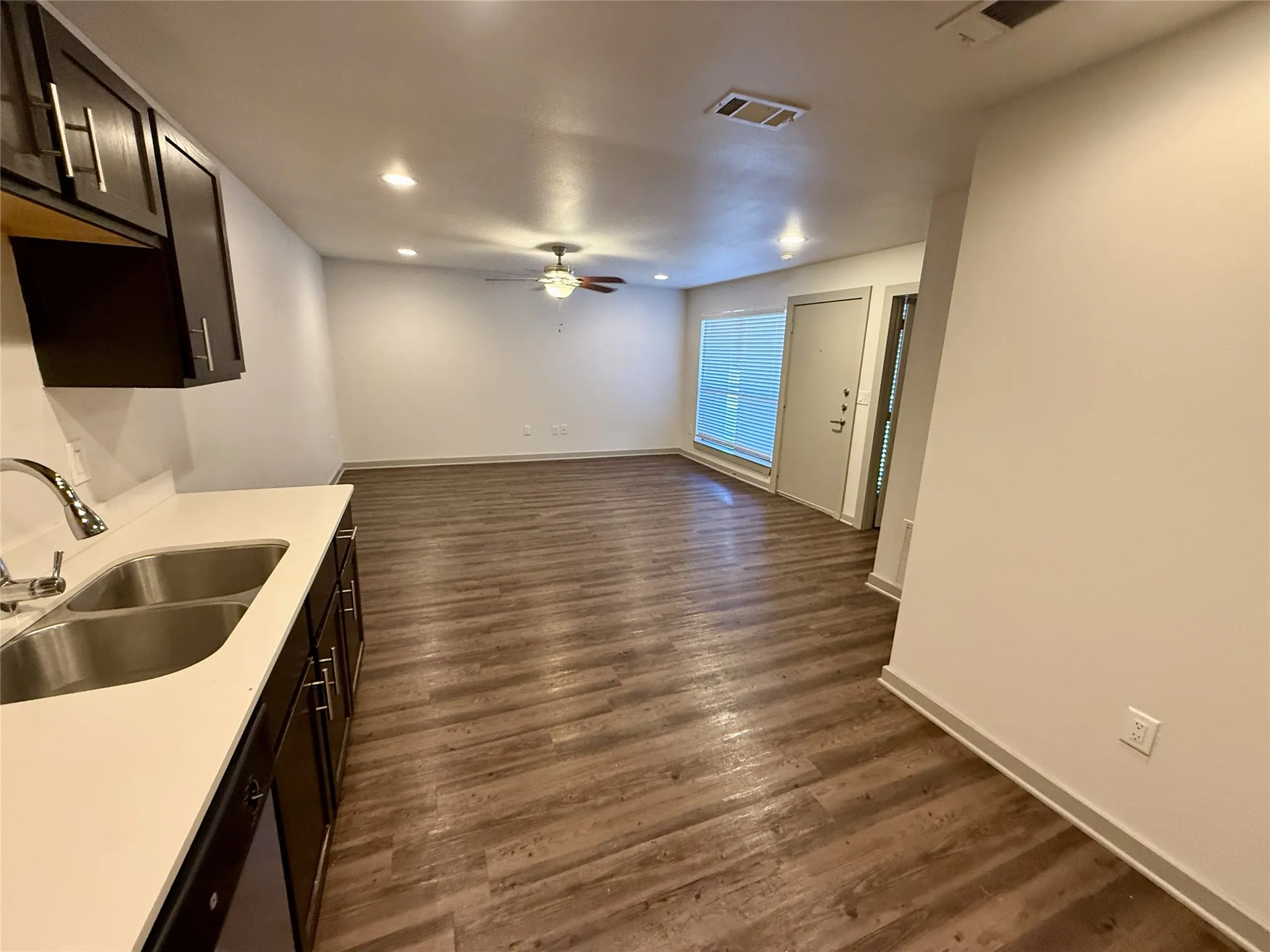 Apartment For Rent in Dallas County , 1925 Moser Avenue A3, Dallas, Texas 75206, 1 Bedroom, 1 Bathroom, Garage spaces, 637 Sqft, built in 1972, mls#21364179, Real Estate Agent in Dallas, Homes For Rent in Dallas county, Homes For Rent in Dallas, Realtor in Dallas Texas, Real Estate Brokerage Independent Realty Texas, Luminita Cordes Realtor