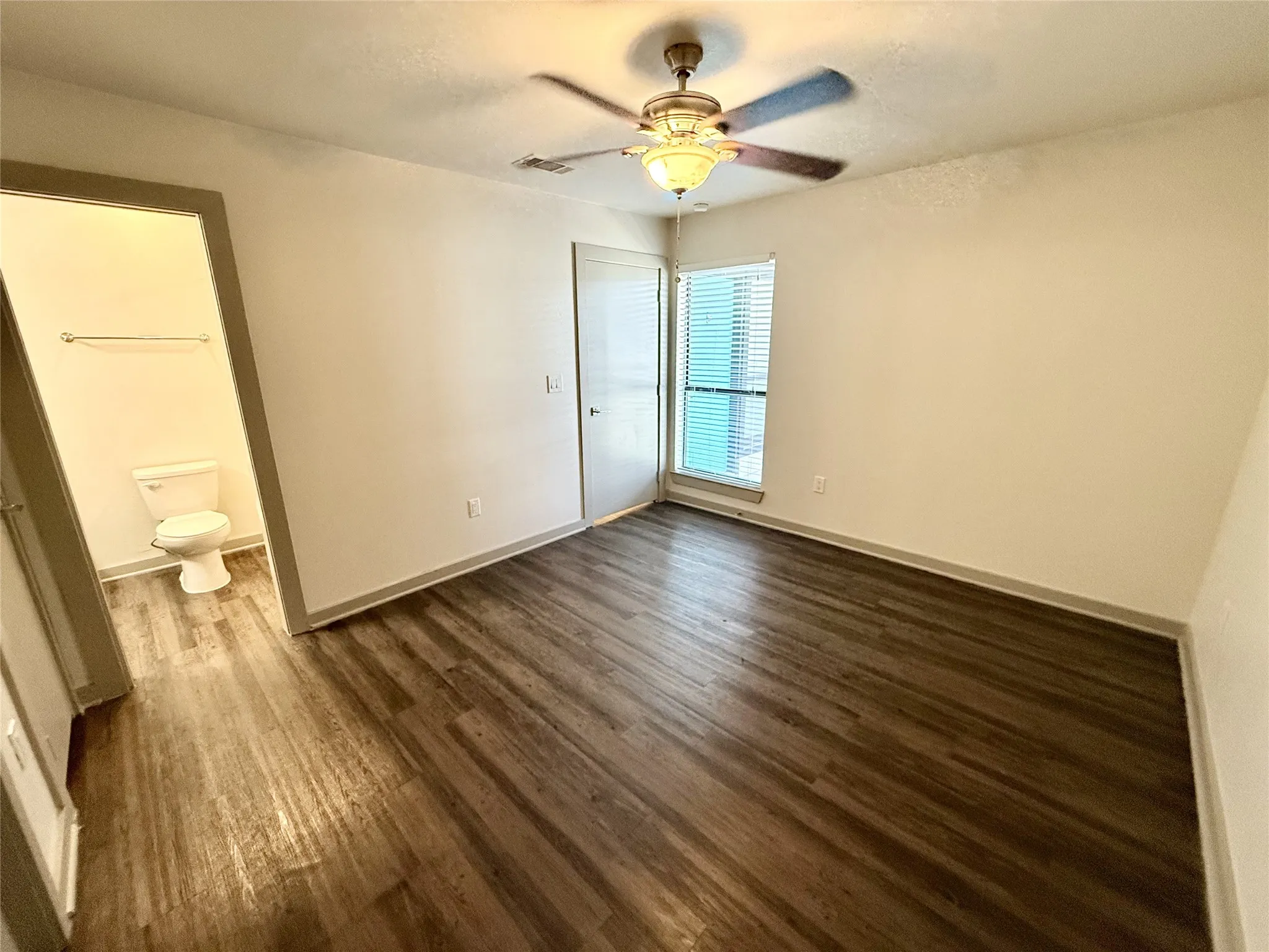 Apartment For Rent in Dallas County , 1925 Moser Avenue A3, Dallas, Texas 75206, 1 Bedroom, 1 Bathroom, Garage spaces, 637 Sqft, built in 1972, mls#21364179, Real Estate Agent in Dallas, Homes For Rent in Dallas county, Homes For Rent in Dallas, Realtor in Dallas Texas, Real Estate Brokerage Independent Realty Texas, Luminita Cordes Realtor
