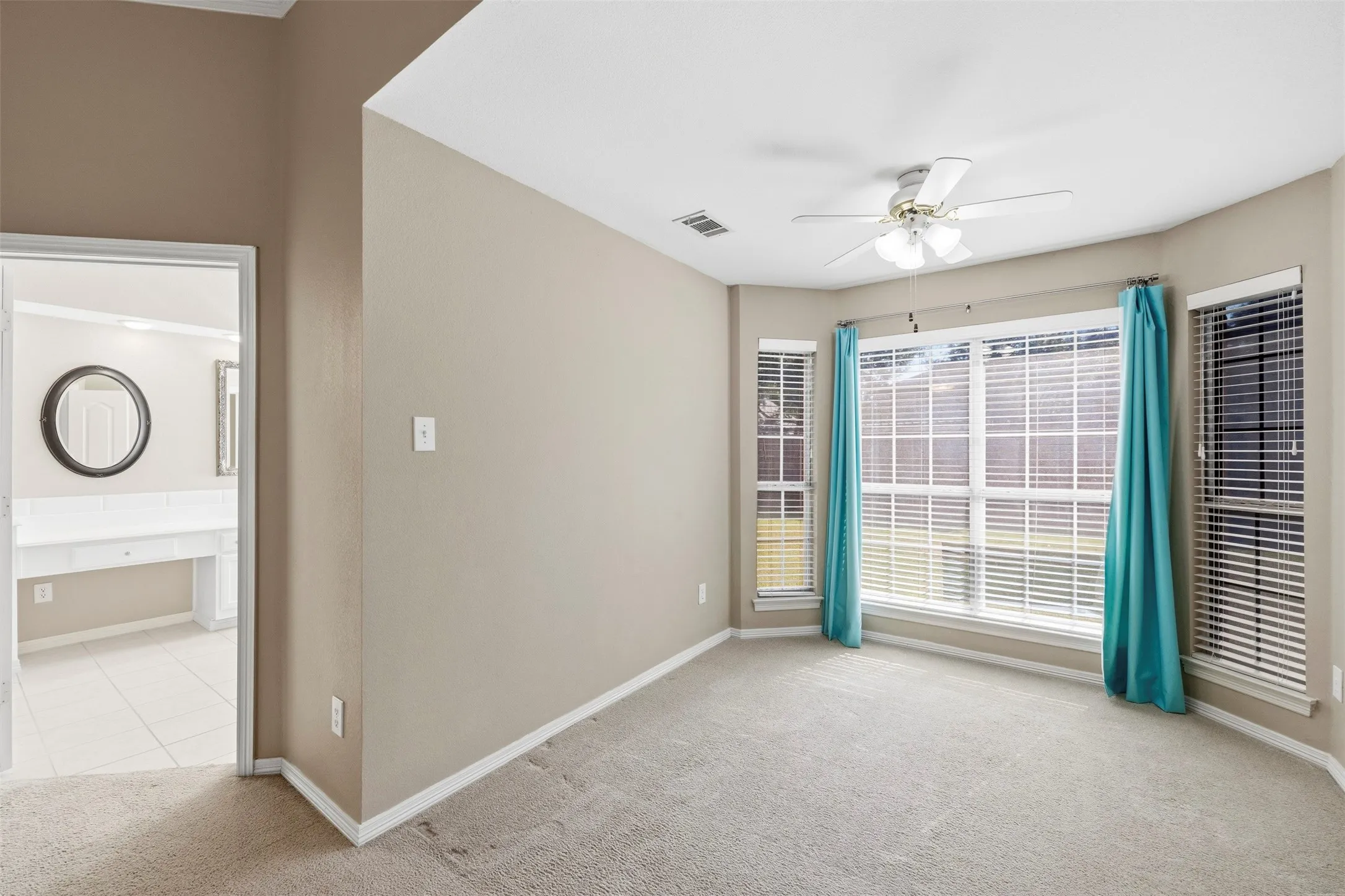 Single Family Residence For Sale in Dallas County , 2910 Live Oak Drive, Rowlett, Texas 75088, 3 Bedroom, 2 Bathroom, 2 Garage spaces, 2,307 Sqft, built in 1993, mls#21360520, Real Estate Agent in Rowlett, Homes For Sale in Dallas county, Homes For Sale in Rowlett, Realtor in Rowlett Texas, Real Estate Brokerage Independent Realty Texas, Luminita Cordes Realtor