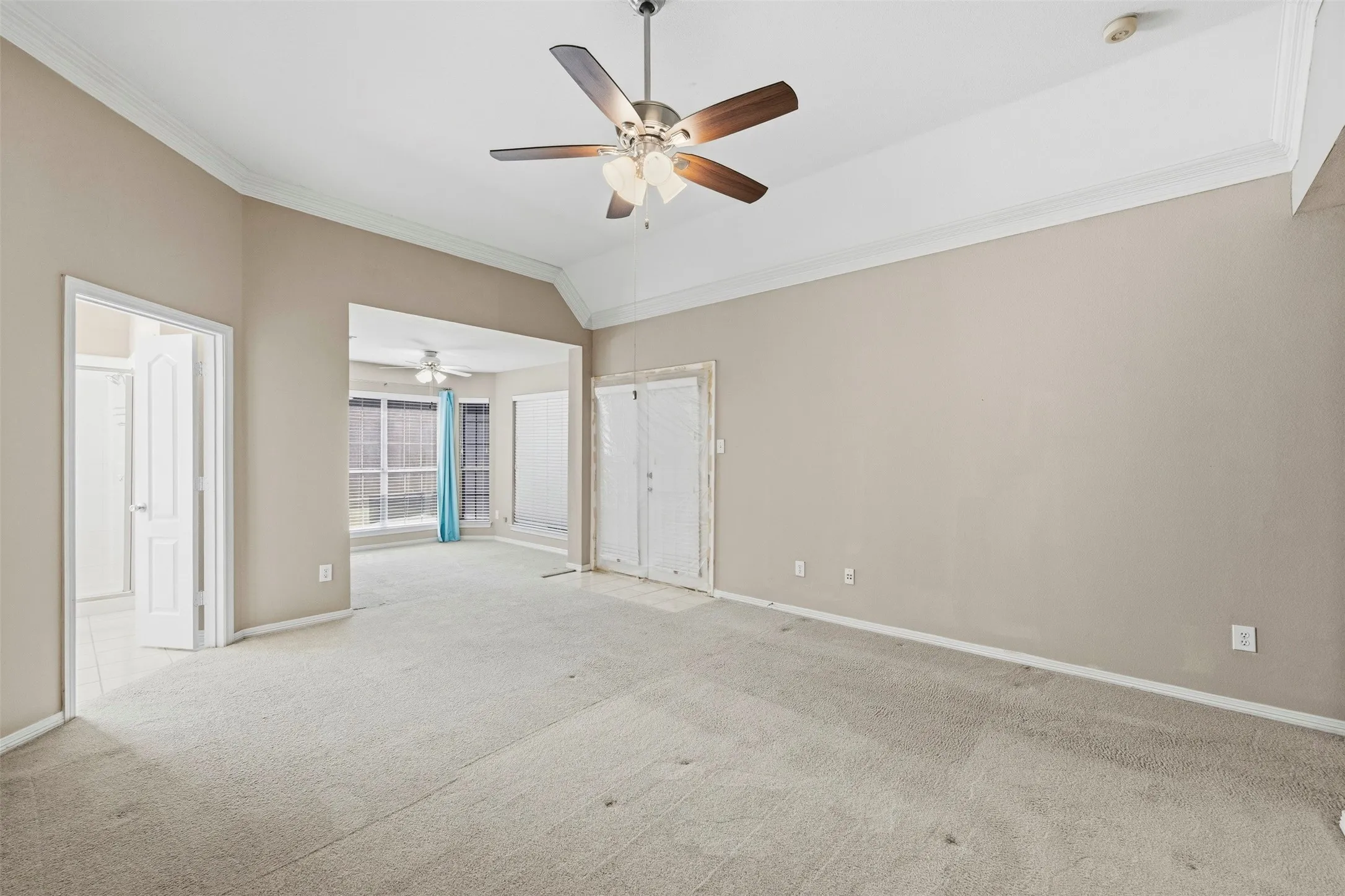 Single Family Residence For Sale in Dallas County , 2910 Live Oak Drive, Rowlett, Texas 75088, 3 Bedroom, 2 Bathroom, 2 Garage spaces, 2,307 Sqft, built in 1993, mls#21360520, Real Estate Agent in Rowlett, Homes For Sale in Dallas county, Homes For Sale in Rowlett, Realtor in Rowlett Texas, Real Estate Brokerage Independent Realty Texas, Luminita Cordes Realtor