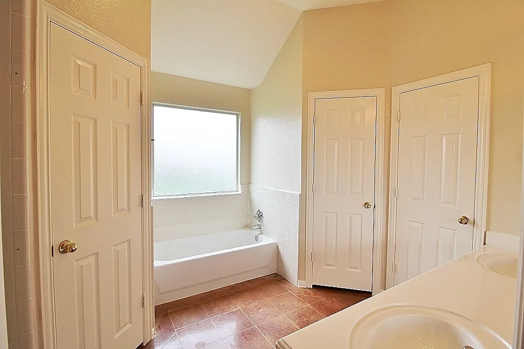 Single Family Residence For Rent in Parker County , 302 Aspen Court W, Aledo, Texas 76008, 4 Bedroom, 2 Bathroom, 2 Garage spaces, 1,666 Sqft, built in 2003, mls#21364183, Real Estate Agent in Aledo, Homes For Rent in Parker county, Homes For Rent in Aledo, Realtor in Aledo Texas, Real Estate Brokerage Independent Realty Texas, Luminita Cordes Realtor