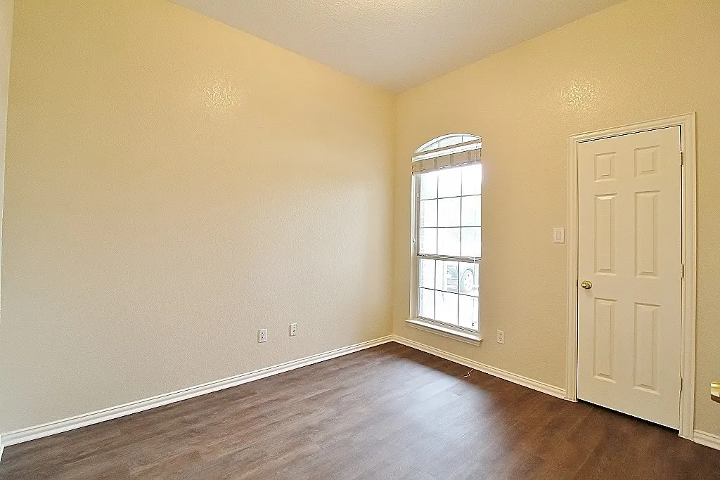 Single Family Residence For Rent in Parker County , 302 Aspen Court W, Aledo, Texas 76008, 4 Bedroom, 2 Bathroom, 2 Garage spaces, 1,666 Sqft, built in 2003, mls#21364183, Real Estate Agent in Aledo, Homes For Rent in Parker county, Homes For Rent in Aledo, Realtor in Aledo Texas, Real Estate Brokerage Independent Realty Texas, Luminita Cordes Realtor