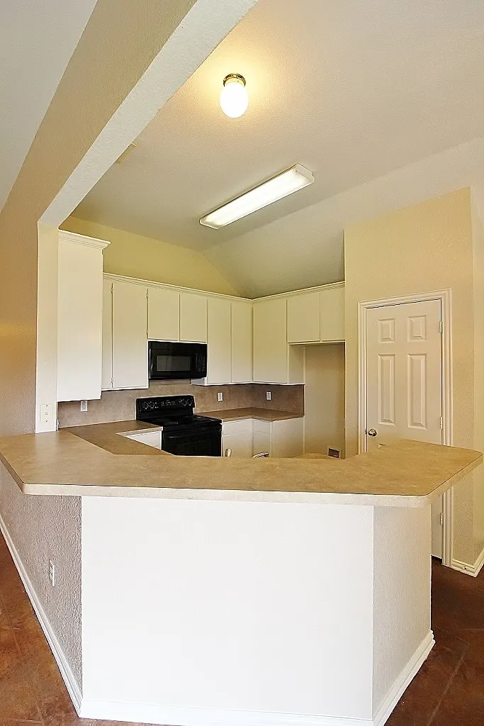 Single Family Residence For Rent in Parker County , 302 Aspen Court W, Aledo, Texas 76008, 4 Bedroom, 2 Bathroom, 2 Garage spaces, 1,666 Sqft, built in 2003, mls#21364183, Real Estate Agent in Aledo, Homes For Rent in Parker county, Homes For Rent in Aledo, Realtor in Aledo Texas, Real Estate Brokerage Independent Realty Texas, Luminita Cordes Realtor