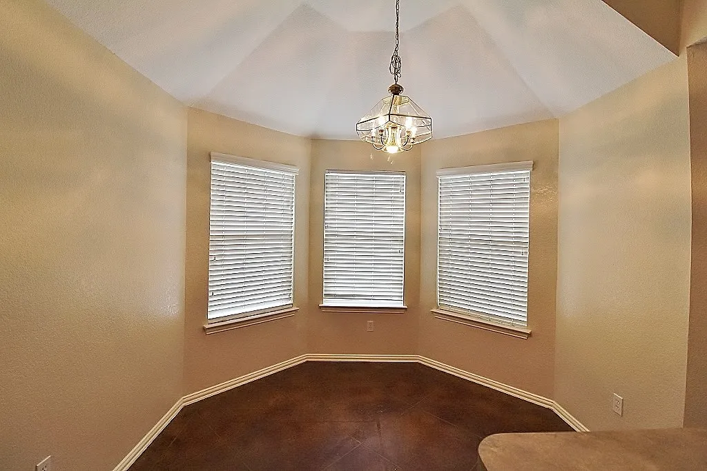 Single Family Residence For Rent in Parker County , 302 Aspen Court W, Aledo, Texas 76008, 4 Bedroom, 2 Bathroom, 2 Garage spaces, 1,666 Sqft, built in 2003, mls#21364183, Real Estate Agent in Aledo, Homes For Rent in Parker county, Homes For Rent in Aledo, Realtor in Aledo Texas, Real Estate Brokerage Independent Realty Texas, Luminita Cordes Realtor