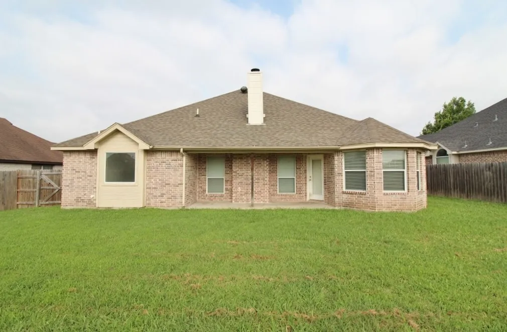 Single Family Residence For Rent in Parker County , 302 Aspen Court W, Aledo, Texas 76008, 4 Bedroom, 2 Bathroom, 2 Garage spaces, 1,666 Sqft, built in 2003, mls#21364183, Real Estate Agent in Aledo, Homes For Rent in Parker county, Homes For Rent in Aledo, Realtor in Aledo Texas, Real Estate Brokerage Independent Realty Texas, Luminita Cordes Realtor