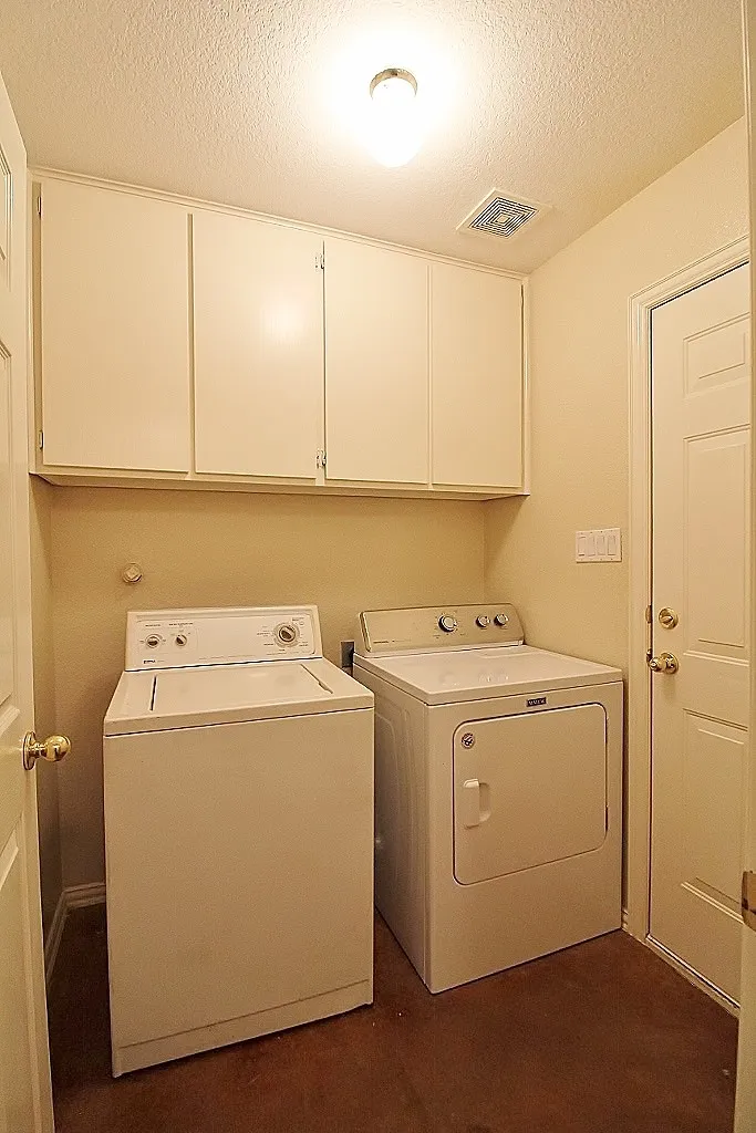 Single Family Residence For Rent in Parker County , 302 Aspen Court W, Aledo, Texas 76008, 4 Bedroom, 2 Bathroom, 2 Garage spaces, 1,666 Sqft, built in 2003, mls#21364183, Real Estate Agent in Aledo, Homes For Rent in Parker county, Homes For Rent in Aledo, Realtor in Aledo Texas, Real Estate Brokerage Independent Realty Texas, Luminita Cordes Realtor