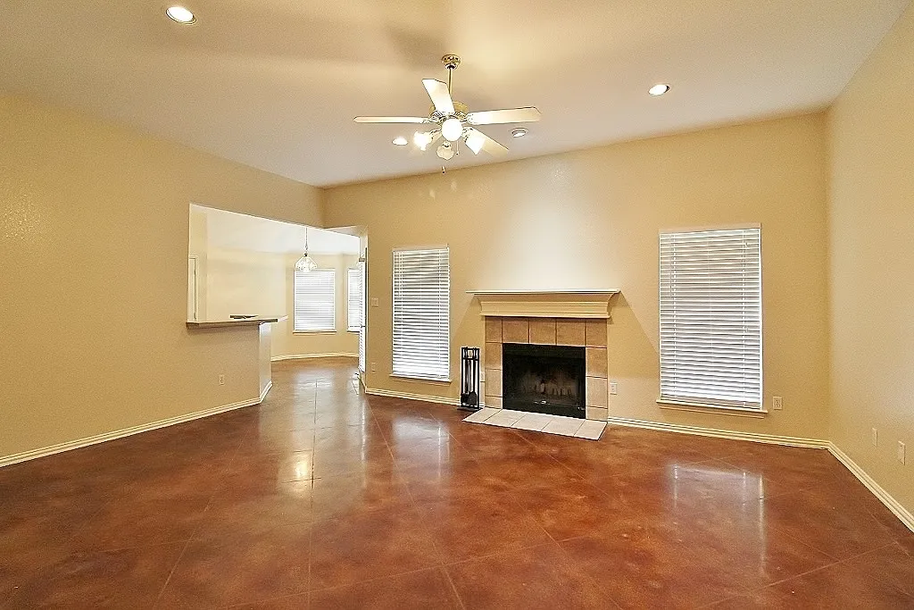 Single Family Residence For Rent in Parker County , 302 Aspen Court W, Aledo, Texas 76008, 4 Bedroom, 2 Bathroom, 2 Garage spaces, 1,666 Sqft, built in 2003, mls#21364183, Real Estate Agent in Aledo, Homes For Rent in Parker county, Homes For Rent in Aledo, Realtor in Aledo Texas, Real Estate Brokerage Independent Realty Texas, Luminita Cordes Realtor