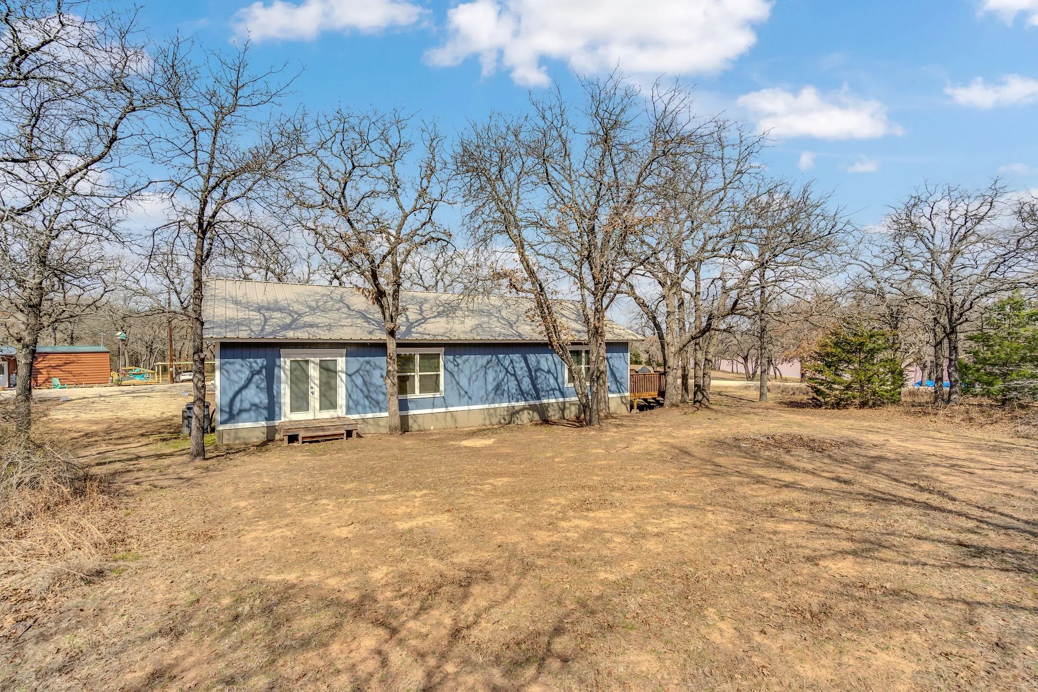 Single Family Residence For Sale in Montague County , 217 Comanche Trail, Nocona, Texas 76255, 2 Bedroom, 2 Bathroom, Garage spaces, 1,560 Sqft, built in 1989, mls#21364097, Real Estate Agent in Nocona, Homes For Sale in Montague county, Homes For Sale in Nocona, Realtor in Nocona Texas, Real Estate Brokerage Independent Realty Texas, Luminita Cordes Realtor