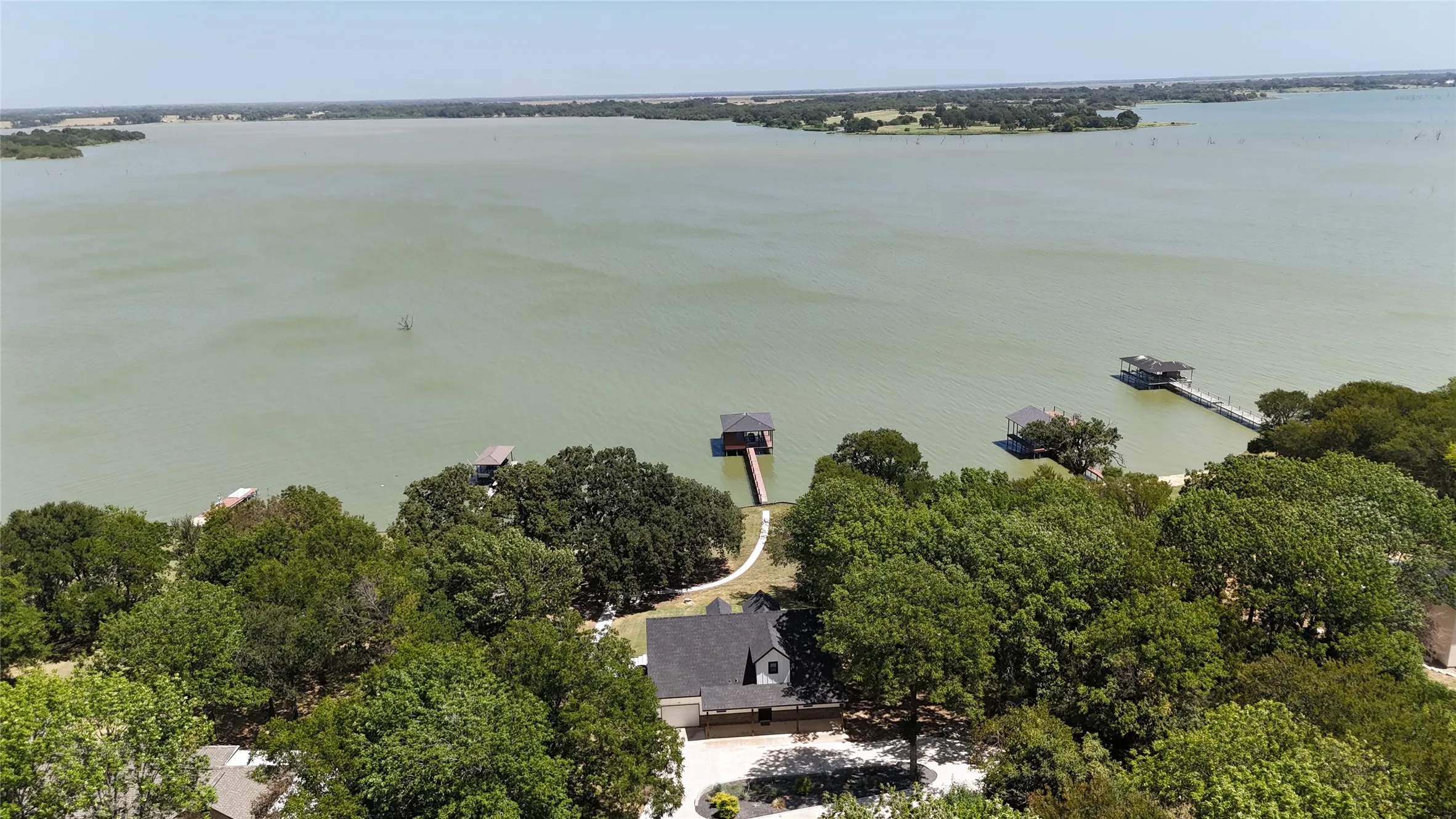 Single Family Residence For Sale in Navarro County , 429 Meandering Way, Corsicana, Texas 75109, 4 Bedroom, 3 Bathroom, 1 Garage spaces, 2,169 Sqft, built in 2022, mls#21359868, Real Estate Agent in Corsicana, Homes For Sale in Navarro county, Homes For Sale in Corsicana, Realtor in Corsicana Texas, Real Estate Brokerage Independent Realty Texas, Luminita Cordes Realtor