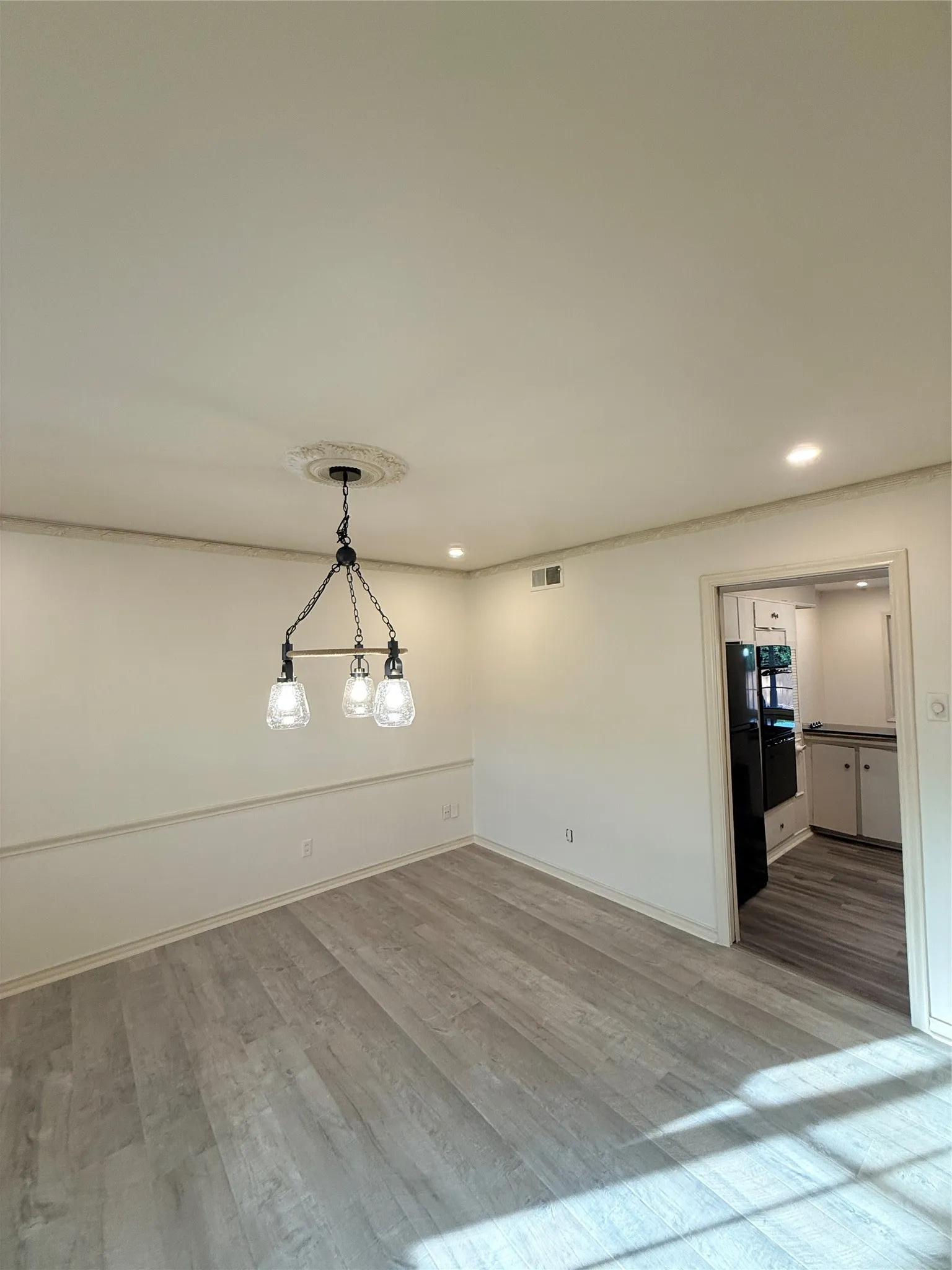 Single Family Residence For Sale in Dallas County , 11308 Valleydale Drive, Dallas, Texas 75230, 3 Bedroom, 2 Bathroom, 2 Garage spaces, 2,349 Sqft, built in 1959, mls#21364159, Real Estate Agent in Dallas, Homes For Sale in Dallas county, Homes For Sale in Dallas, Realtor in Dallas Texas, Real Estate Brokerage Independent Realty Texas, Luminita Cordes Realtor