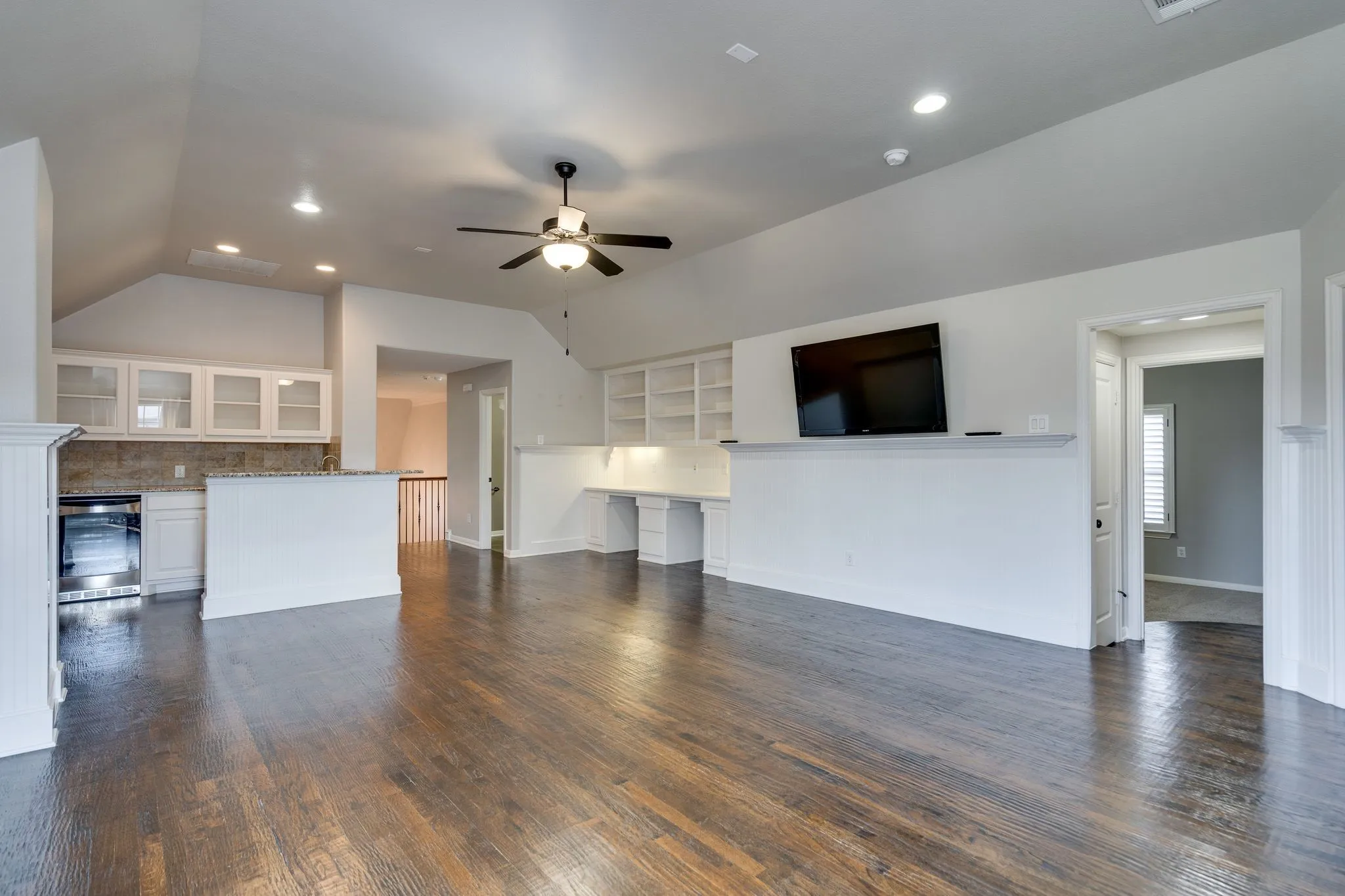 Single Family Residence For Rent in Denton County , 5000 Dickens Lane, Carrollton, Texas 75010, 4 Bedroom, 7 Bathroom, 3 Garage spaces, 4,863 Sqft, built in 2008, mls#21363866, Real Estate Agent in Carrollton, Homes For Rent in Denton county, Homes For Rent in Carrollton, Realtor in Carrollton Texas, Real Estate Brokerage Independent Realty Texas, Luminita Cordes Realtor