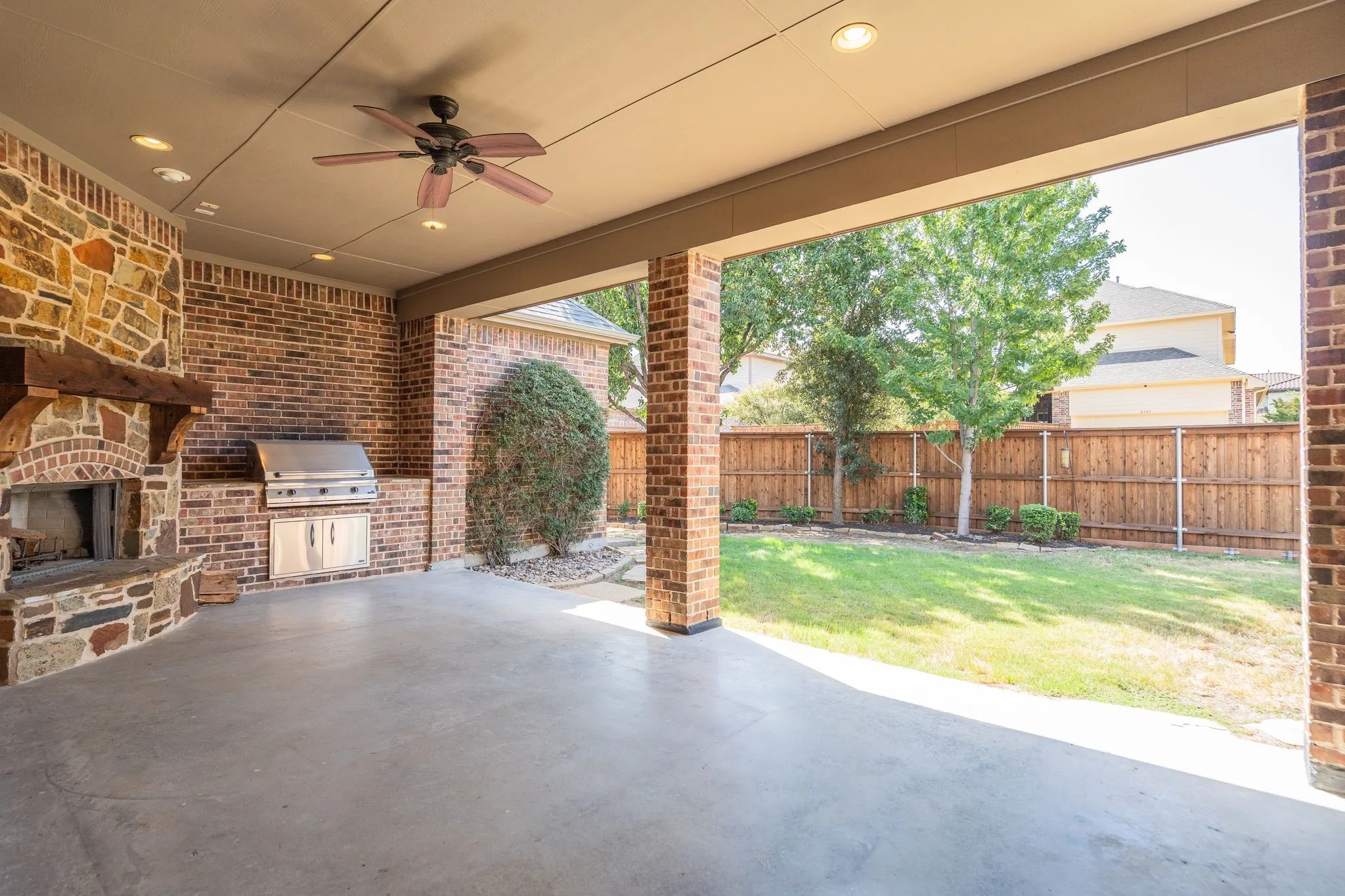 Single Family Residence For Rent in Denton County , 5000 Dickens Lane, Carrollton, Texas 75010, 4 Bedroom, 7 Bathroom, 3 Garage spaces, 4,863 Sqft, built in 2008, mls#21363866, Real Estate Agent in Carrollton, Homes For Rent in Denton county, Homes For Rent in Carrollton, Realtor in Carrollton Texas, Real Estate Brokerage Independent Realty Texas, Luminita Cordes Realtor