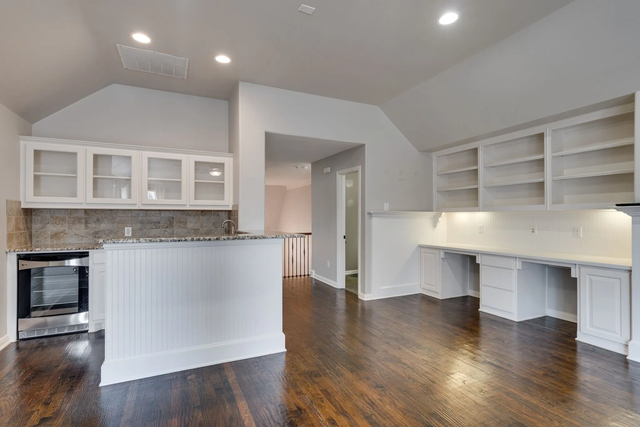 Single Family Residence For Rent in Denton County , 5000 Dickens Lane, Carrollton, Texas 75010, 4 Bedroom, 7 Bathroom, 3 Garage spaces, 4,863 Sqft, built in 2008, mls#21363866, Real Estate Agent in Carrollton, Homes For Rent in Denton county, Homes For Rent in Carrollton, Realtor in Carrollton Texas, Real Estate Brokerage Independent Realty Texas, Luminita Cordes Realtor