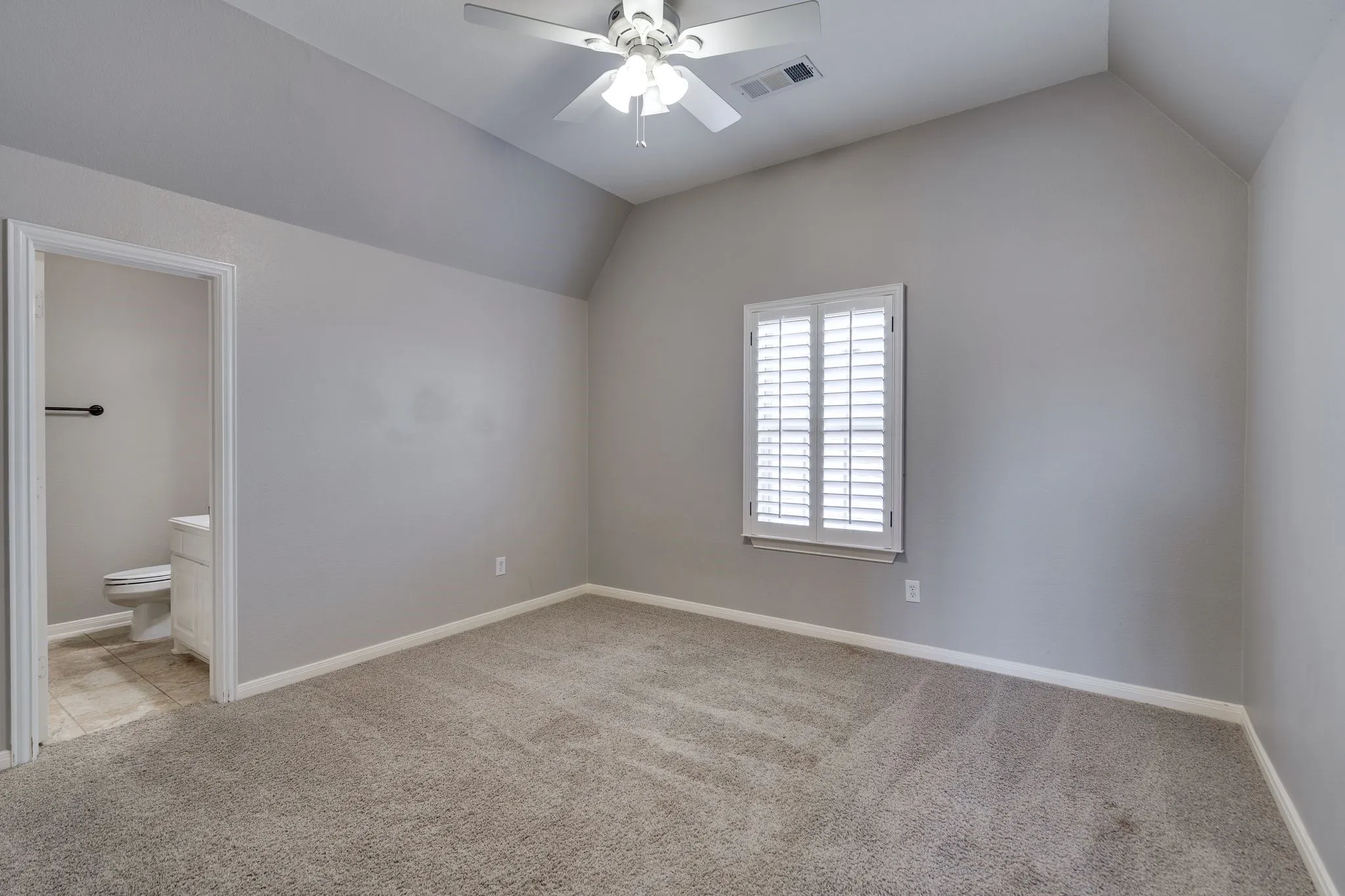 Single Family Residence For Rent in Denton County , 5000 Dickens Lane, Carrollton, Texas 75010, 4 Bedroom, 7 Bathroom, 3 Garage spaces, 4,863 Sqft, built in 2008, mls#21363866, Real Estate Agent in Carrollton, Homes For Rent in Denton county, Homes For Rent in Carrollton, Realtor in Carrollton Texas, Real Estate Brokerage Independent Realty Texas, Luminita Cordes Realtor
