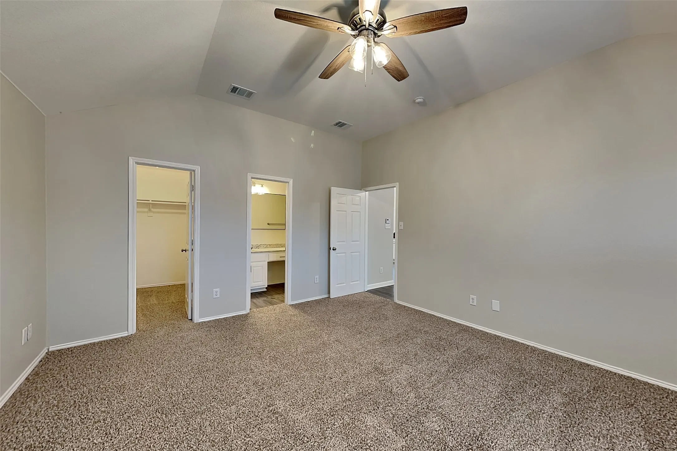 Single Family Residence For Rent in Tarrant County , 3040 Spotted Owl Drive, Fort Worth, Texas 76244, 3 Bedroom, 2 Bathroom, 2 Garage spaces, 1,414 Sqft, built in 2005, mls#21364191, Real Estate Agent in Fort Worth, Homes For Rent in Tarrant county, Homes For Rent in Fort Worth, Realtor in Fort Worth Texas, Real Estate Brokerage Independent Realty Texas, Luminita Cordes Realtor
