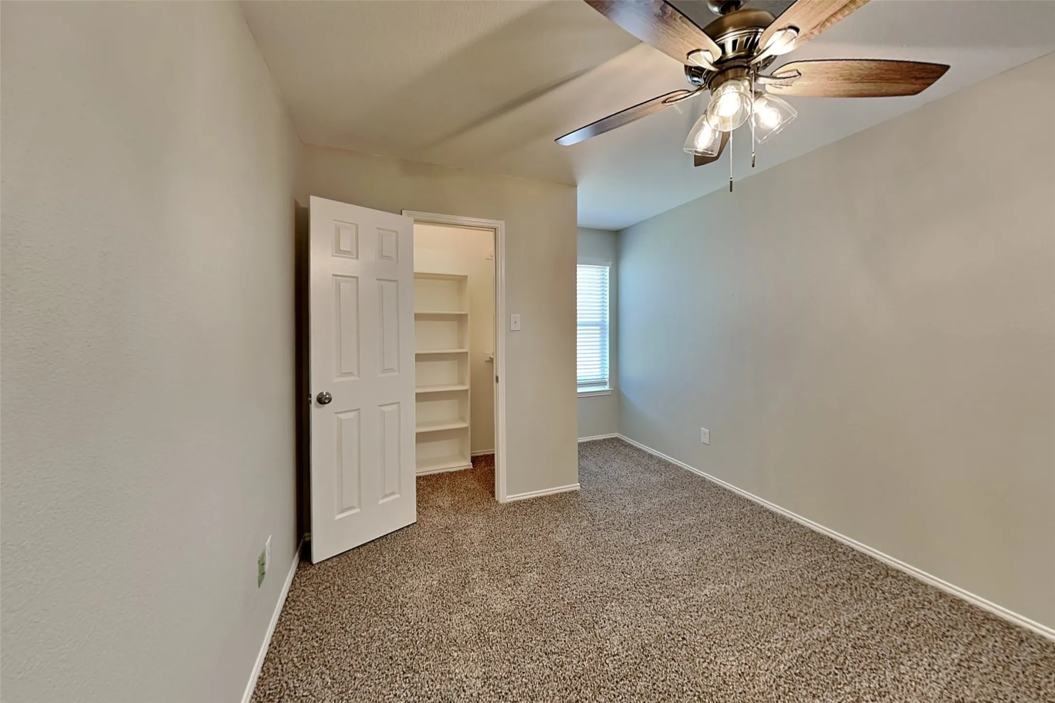 Single Family Residence For Rent in Tarrant County , 3040 Spotted Owl Drive, Fort Worth, Texas 76244, 3 Bedroom, 2 Bathroom, 2 Garage spaces, 1,414 Sqft, built in 2005, mls#21364191, Real Estate Agent in Fort Worth, Homes For Rent in Tarrant county, Homes For Rent in Fort Worth, Realtor in Fort Worth Texas, Real Estate Brokerage Independent Realty Texas, Luminita Cordes Realtor