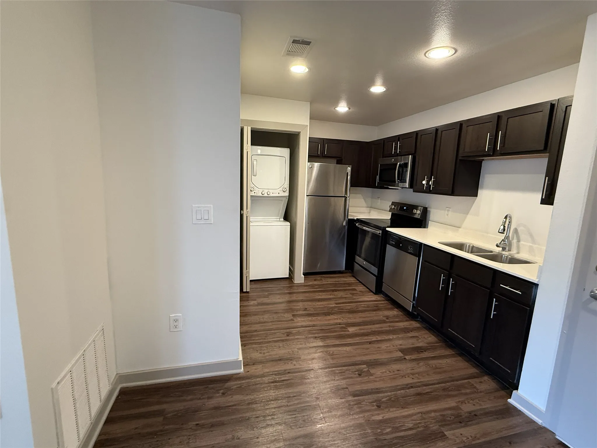 Apartment For Rent in Dallas County , 1925 Moser Avenue A1, Dallas, Texas 75206, 1 Bedroom, 1 Bathroom, Garage spaces, 555 Sqft, built in 1972, mls#21364205, Real Estate Agent in Dallas, Homes For Rent in Dallas county, Homes For Rent in Dallas, Realtor in Dallas Texas, Real Estate Brokerage Independent Realty Texas, Luminita Cordes Realtor