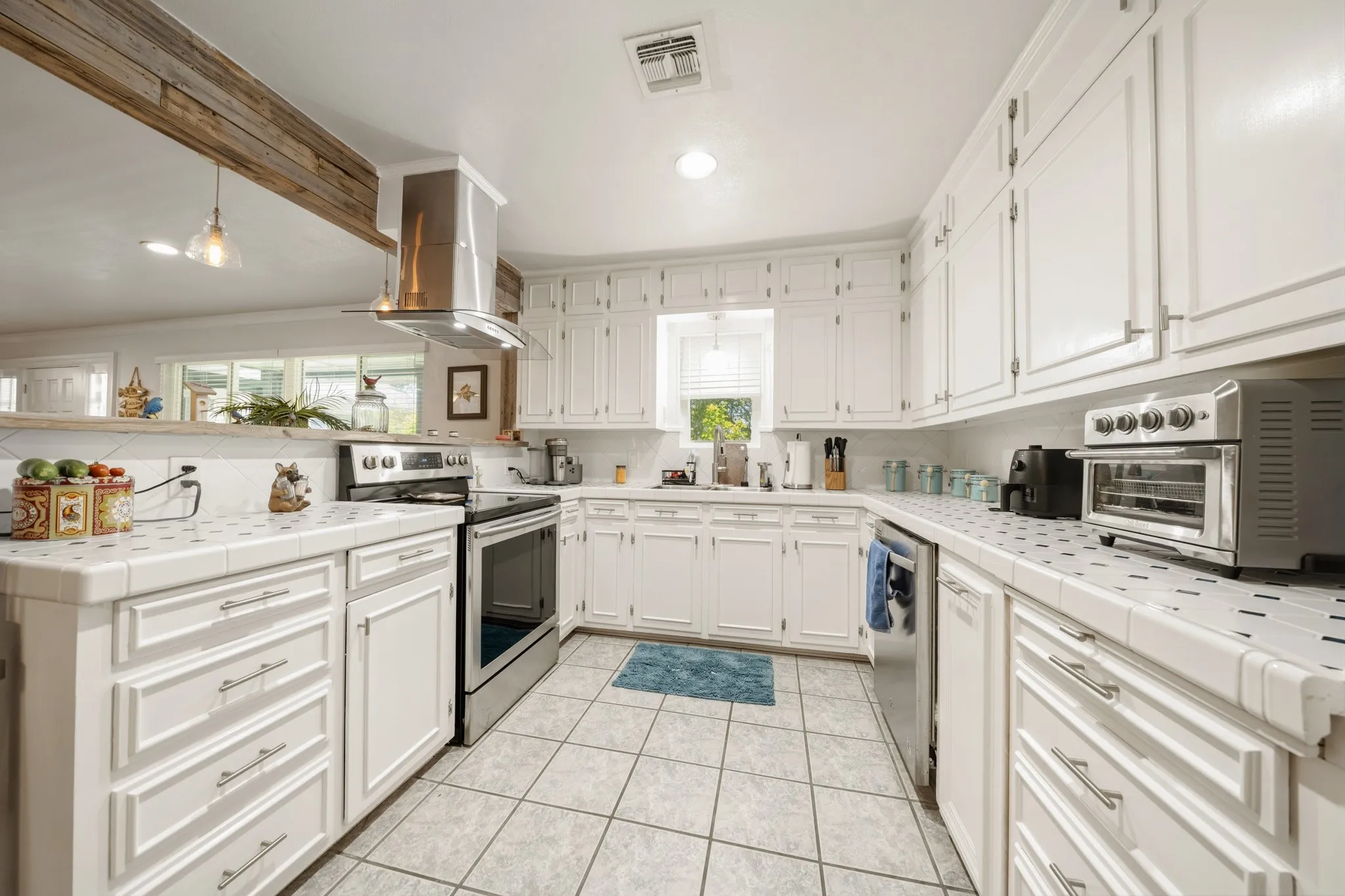 Single Family Residence For Sale in Bosque County , 360 County Road 1768, Clifton, Texas 76634, 3 Bedroom, 2 Bathroom, 2 Garage spaces, 1,765 Sqft, built in 1970, mls#21363366, Real Estate Agent in Clifton, Homes For Sale in Bosque county, Homes For Sale in Clifton, Realtor in Clifton Texas, Real Estate Brokerage Independent Realty Texas, Luminita Cordes Realtor