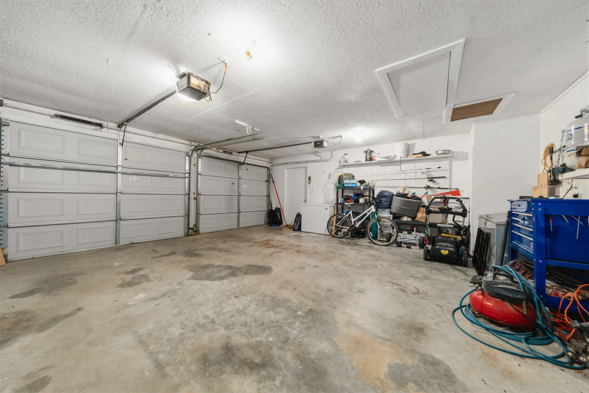 Single Family Residence For Sale in Bosque County , 360 County Road 1768, Clifton, Texas 76634, 3 Bedroom, 2 Bathroom, 2 Garage spaces, 1,765 Sqft, built in 1970, mls#21363366, Real Estate Agent in Clifton, Homes For Sale in Bosque county, Homes For Sale in Clifton, Realtor in Clifton Texas, Real Estate Brokerage Independent Realty Texas, Luminita Cordes Realtor