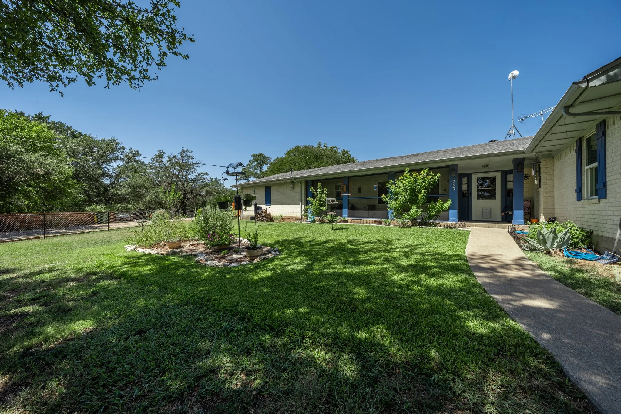 Single Family Residence For Sale in Bosque County , 360 County Road 1768, Clifton, Texas 76634, 3 Bedroom, 2 Bathroom, 2 Garage spaces, 1,765 Sqft, built in 1970, mls#21363366, Real Estate Agent in Clifton, Homes For Sale in Bosque county, Homes For Sale in Clifton, Realtor in Clifton Texas, Real Estate Brokerage Independent Realty Texas, Luminita Cordes Realtor