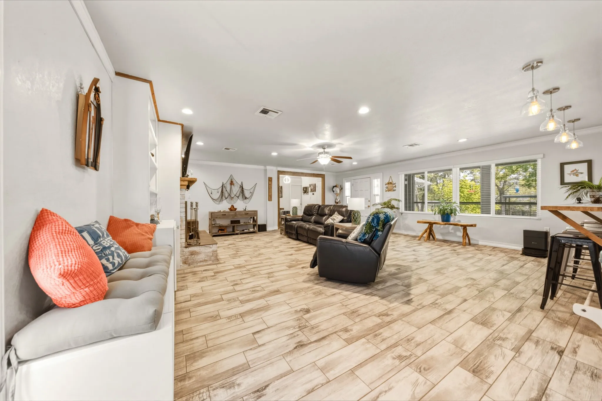 Single Family Residence For Sale in Bosque County , 360 County Road 1768, Clifton, Texas 76634, 3 Bedroom, 2 Bathroom, 2 Garage spaces, 1,765 Sqft, built in 1970, mls#21363366, Real Estate Agent in Clifton, Homes For Sale in Bosque county, Homes For Sale in Clifton, Realtor in Clifton Texas, Real Estate Brokerage Independent Realty Texas, Luminita Cordes Realtor