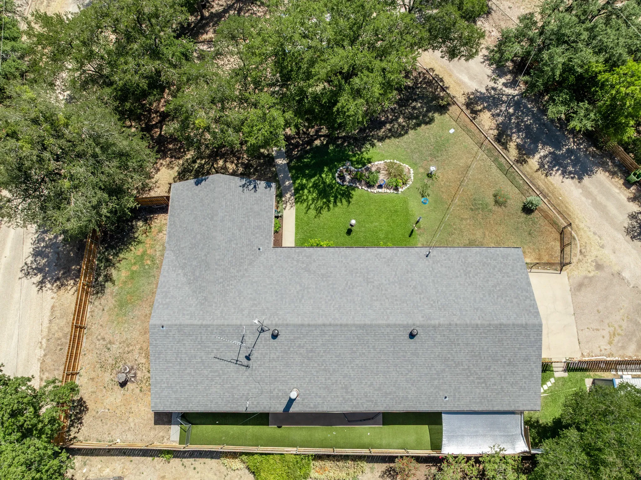 Single Family Residence For Sale in Bosque County , 360 County Road 1768, Clifton, Texas 76634, 3 Bedroom, 2 Bathroom, 2 Garage spaces, 1,765 Sqft, built in 1970, mls#21363366, Real Estate Agent in Clifton, Homes For Sale in Bosque county, Homes For Sale in Clifton, Realtor in Clifton Texas, Real Estate Brokerage Independent Realty Texas, Luminita Cordes Realtor