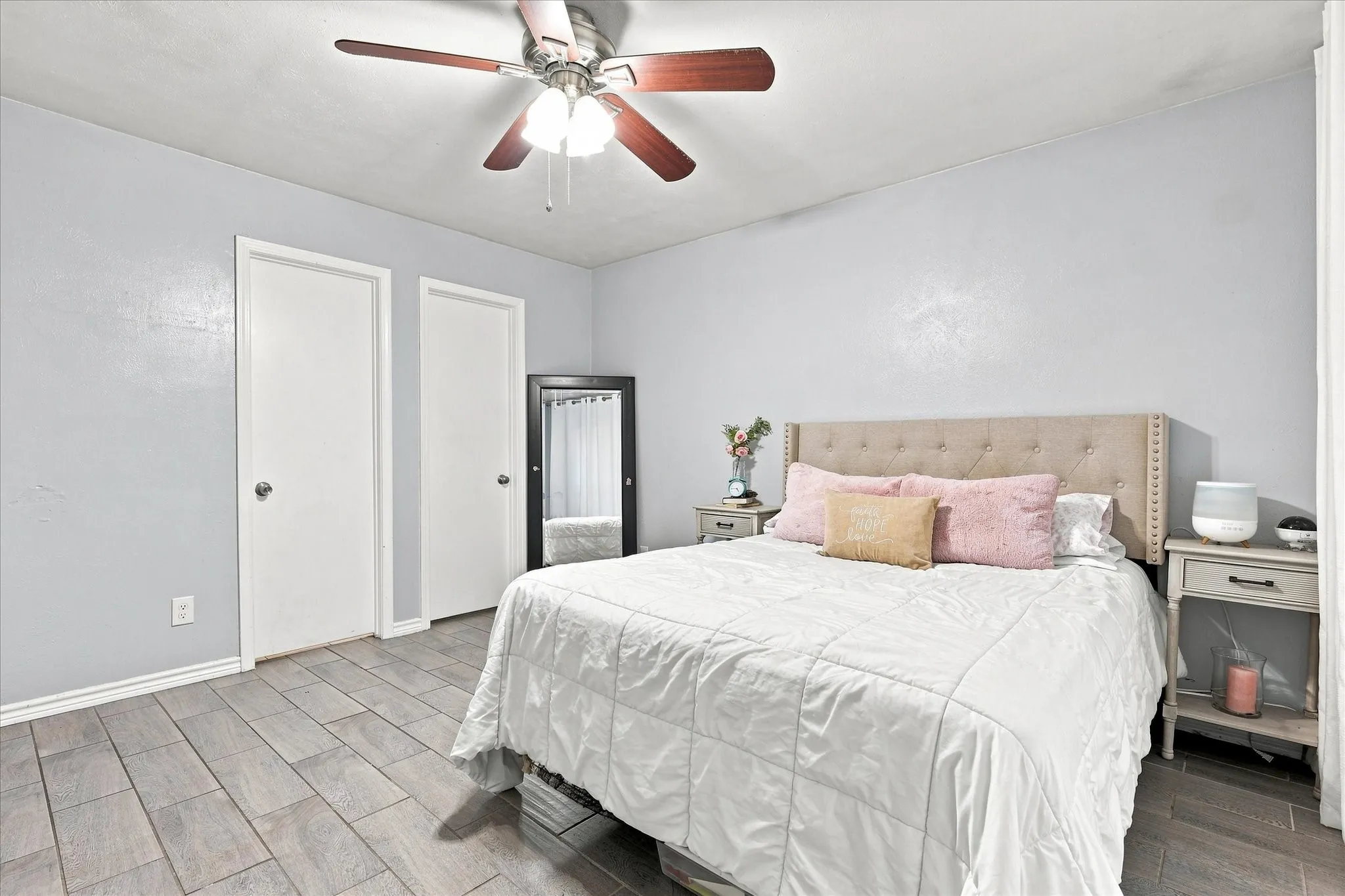 Single Family Residence For Sale in Dallas County , 420 Vincent Street, Cedar Hill, Texas 75104, 3 Bedroom, 2 Bathroom, 2 Garage spaces, 1,464 Sqft, built in 1984, mls#21223997, Real Estate Agent in Cedar Hill, Homes For Sale in Dallas county, Homes For Sale in Cedar Hill, Realtor in Cedar Hill Texas, Real Estate Brokerage Independent Realty Texas, Luminita Cordes Realtor