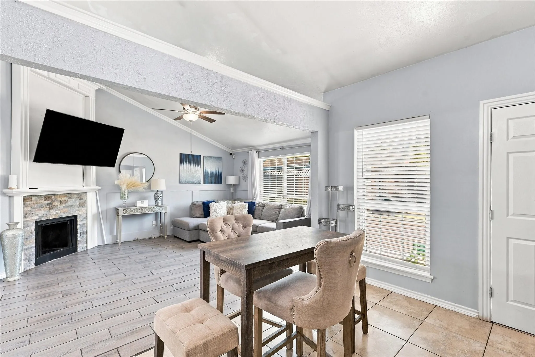 Single Family Residence For Sale in Dallas County , 420 Vincent Street, Cedar Hill, Texas 75104, 3 Bedroom, 2 Bathroom, 2 Garage spaces, 1,464 Sqft, built in 1984, mls#21223997, Real Estate Agent in Cedar Hill, Homes For Sale in Dallas county, Homes For Sale in Cedar Hill, Realtor in Cedar Hill Texas, Real Estate Brokerage Independent Realty Texas, Luminita Cordes Realtor