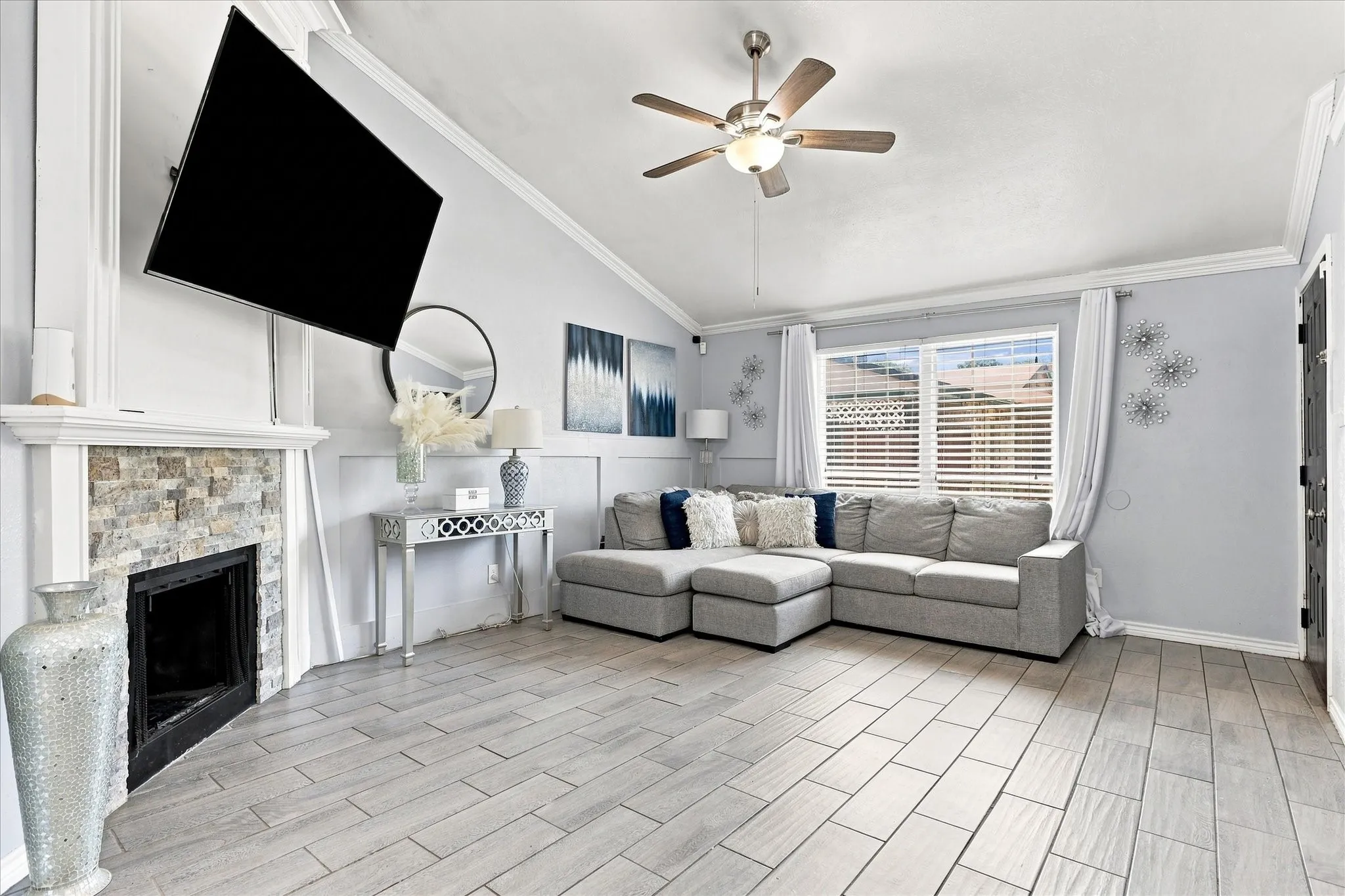 Single Family Residence For Sale in Dallas County , 420 Vincent Street, Cedar Hill, Texas 75104, 3 Bedroom, 2 Bathroom, 2 Garage spaces, 1,464 Sqft, built in 1984, mls#21223997, Real Estate Agent in Cedar Hill, Homes For Sale in Dallas county, Homes For Sale in Cedar Hill, Realtor in Cedar Hill Texas, Real Estate Brokerage Independent Realty Texas, Luminita Cordes Realtor