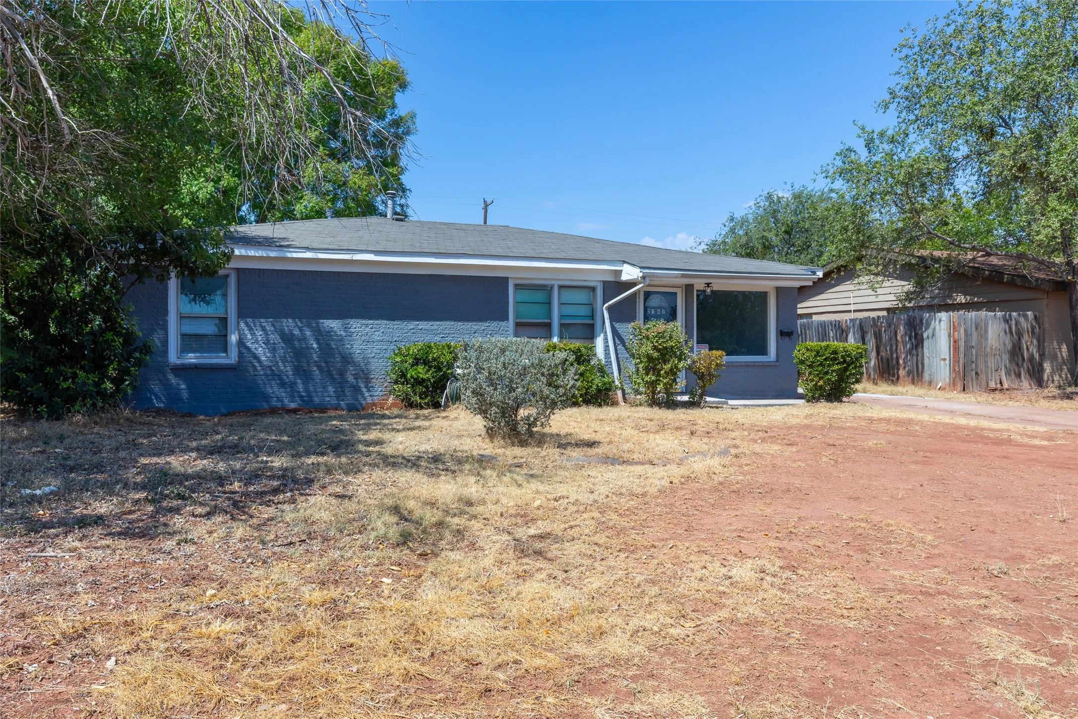 Single Family Residence For Sale in Taylor County , 2142 N Mockingbird Lane, Abilene, Texas 79603, 3 Bedroom, 2 Bathroom, Garage spaces, 1,271 Sqft, built in 1955, mls#21364118, Real Estate Agent in Abilene, Homes For Sale in Taylor county, Homes For Sale in Abilene, Realtor in Abilene Texas, Real Estate Brokerage Independent Realty Texas, Luminita Cordes Realtor
