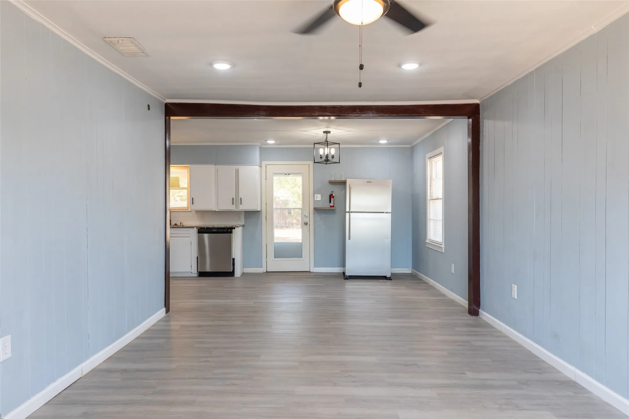 Single Family Residence For Sale in Taylor County , 2142 N Mockingbird Lane, Abilene, Texas 79603, 3 Bedroom, 2 Bathroom, Garage spaces, 1,271 Sqft, built in 1955, mls#21364118, Real Estate Agent in Abilene, Homes For Sale in Taylor county, Homes For Sale in Abilene, Realtor in Abilene Texas, Real Estate Brokerage Independent Realty Texas, Luminita Cordes Realtor