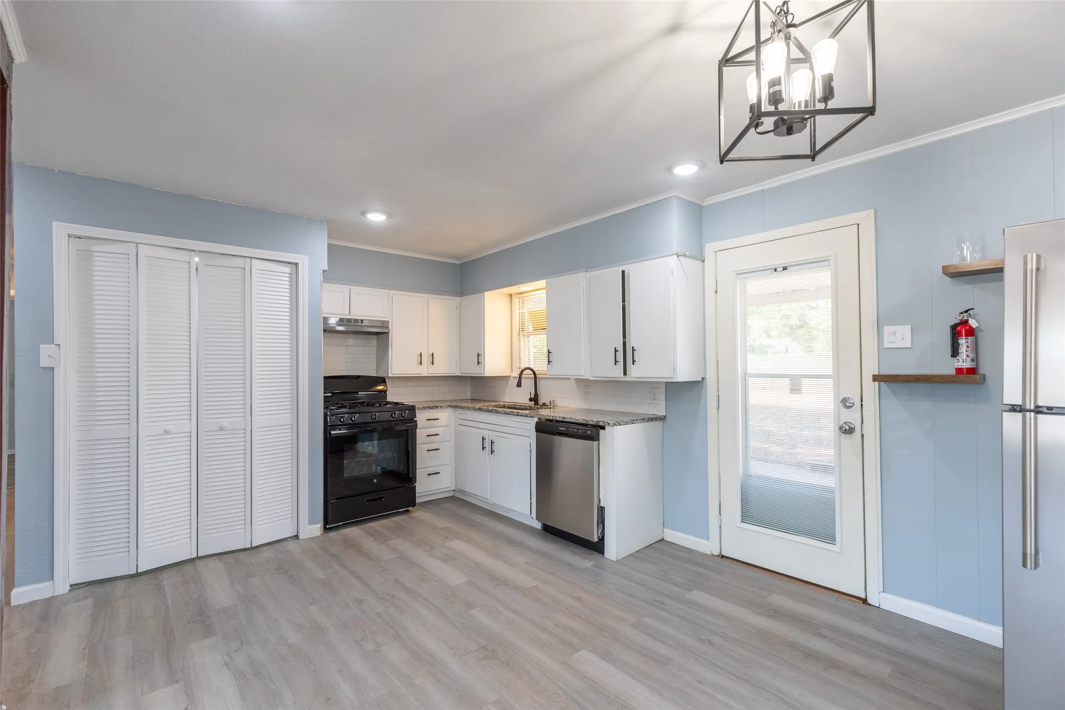 Single Family Residence For Sale in Taylor County , 2142 N Mockingbird Lane, Abilene, Texas 79603, 3 Bedroom, 2 Bathroom, Garage spaces, 1,271 Sqft, built in 1955, mls#21364118, Real Estate Agent in Abilene, Homes For Sale in Taylor county, Homes For Sale in Abilene, Realtor in Abilene Texas, Real Estate Brokerage Independent Realty Texas, Luminita Cordes Realtor