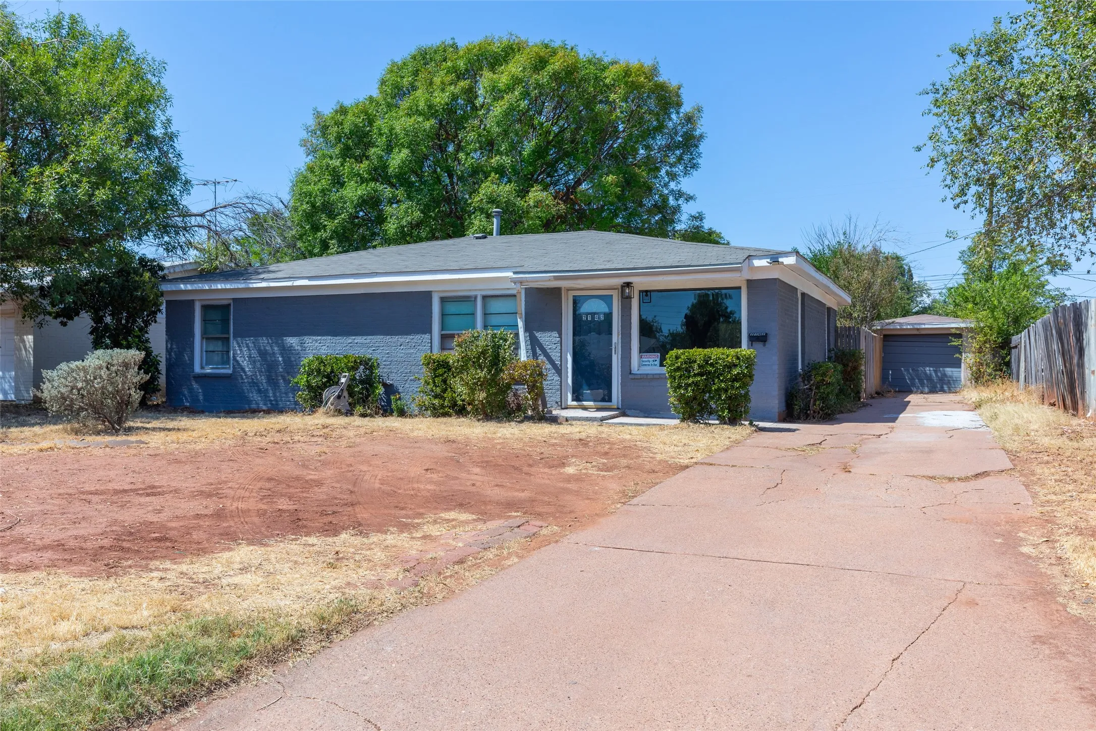 Single Family Residence For Sale in Taylor County , 2142 N Mockingbird Lane, Abilene, Texas 79603, 3 Bedroom, 2 Bathroom, Garage spaces, 1,271 Sqft, built in 1955, mls#21364118, Real Estate Agent in Abilene, Homes For Sale in Taylor county, Homes For Sale in Abilene, Realtor in Abilene Texas, Real Estate Brokerage Independent Realty Texas, Luminita Cordes Realtor