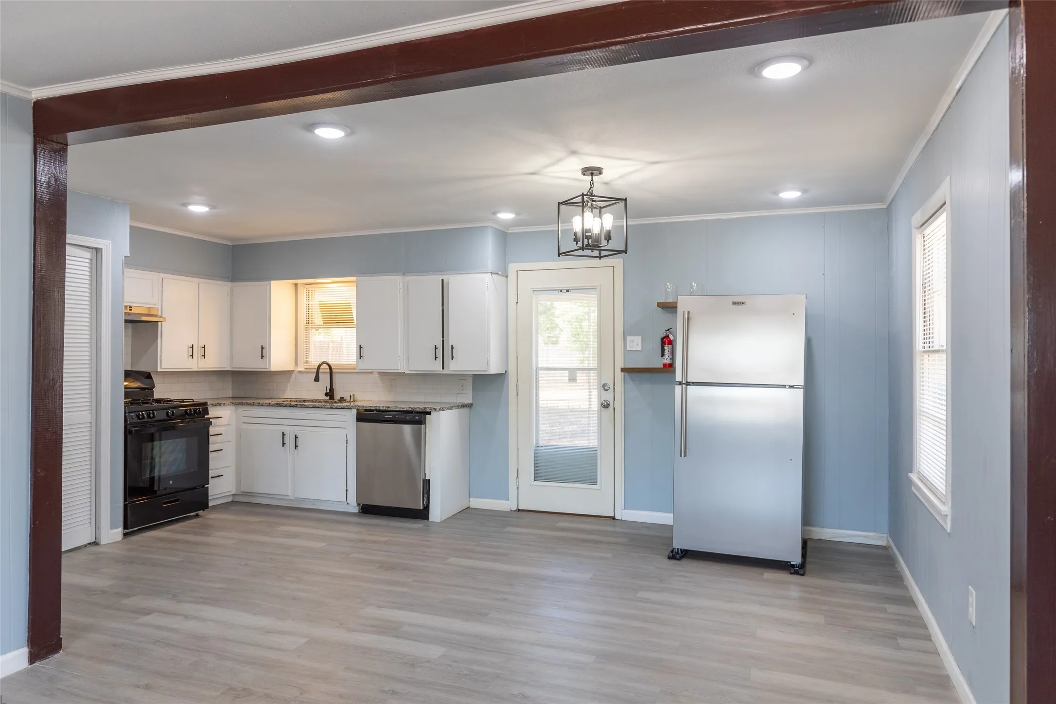 Single Family Residence For Sale in Taylor County , 2142 N Mockingbird Lane, Abilene, Texas 79603, 3 Bedroom, 2 Bathroom, Garage spaces, 1,271 Sqft, built in 1955, mls#21364118, Real Estate Agent in Abilene, Homes For Sale in Taylor county, Homes For Sale in Abilene, Realtor in Abilene Texas, Real Estate Brokerage Independent Realty Texas, Luminita Cordes Realtor
