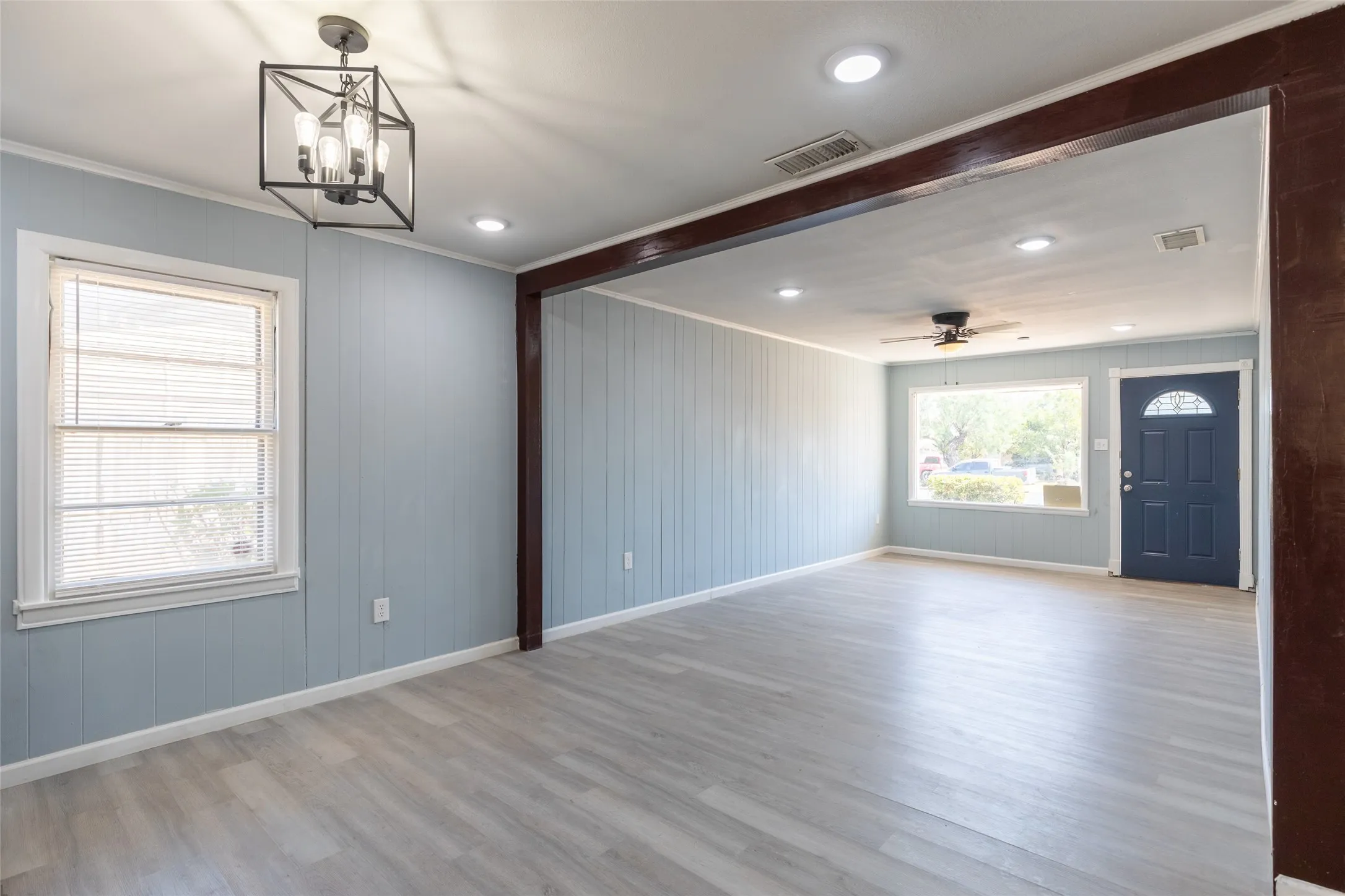 Single Family Residence For Sale in Taylor County , 2142 N Mockingbird Lane, Abilene, Texas 79603, 3 Bedroom, 2 Bathroom, Garage spaces, 1,271 Sqft, built in 1955, mls#21364118, Real Estate Agent in Abilene, Homes For Sale in Taylor county, Homes For Sale in Abilene, Realtor in Abilene Texas, Real Estate Brokerage Independent Realty Texas, Luminita Cordes Realtor