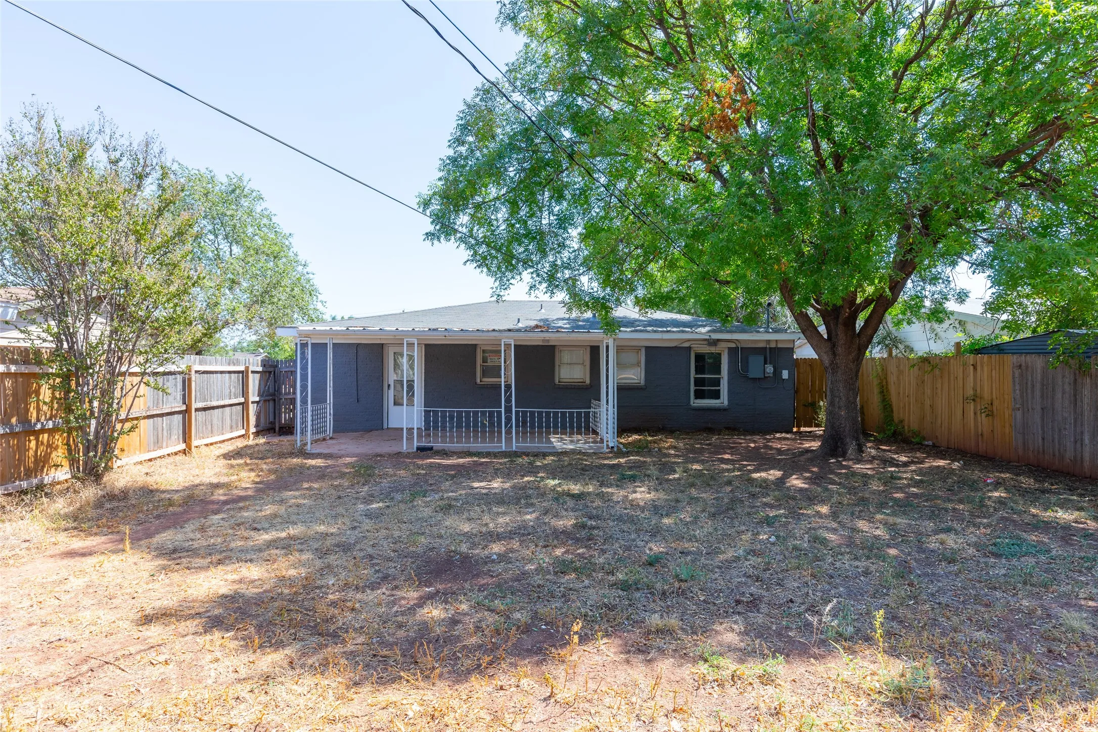 Single Family Residence For Sale in Taylor County , 2142 N Mockingbird Lane, Abilene, Texas 79603, 3 Bedroom, 2 Bathroom, Garage spaces, 1,271 Sqft, built in 1955, mls#21364118, Real Estate Agent in Abilene, Homes For Sale in Taylor county, Homes For Sale in Abilene, Realtor in Abilene Texas, Real Estate Brokerage Independent Realty Texas, Luminita Cordes Realtor