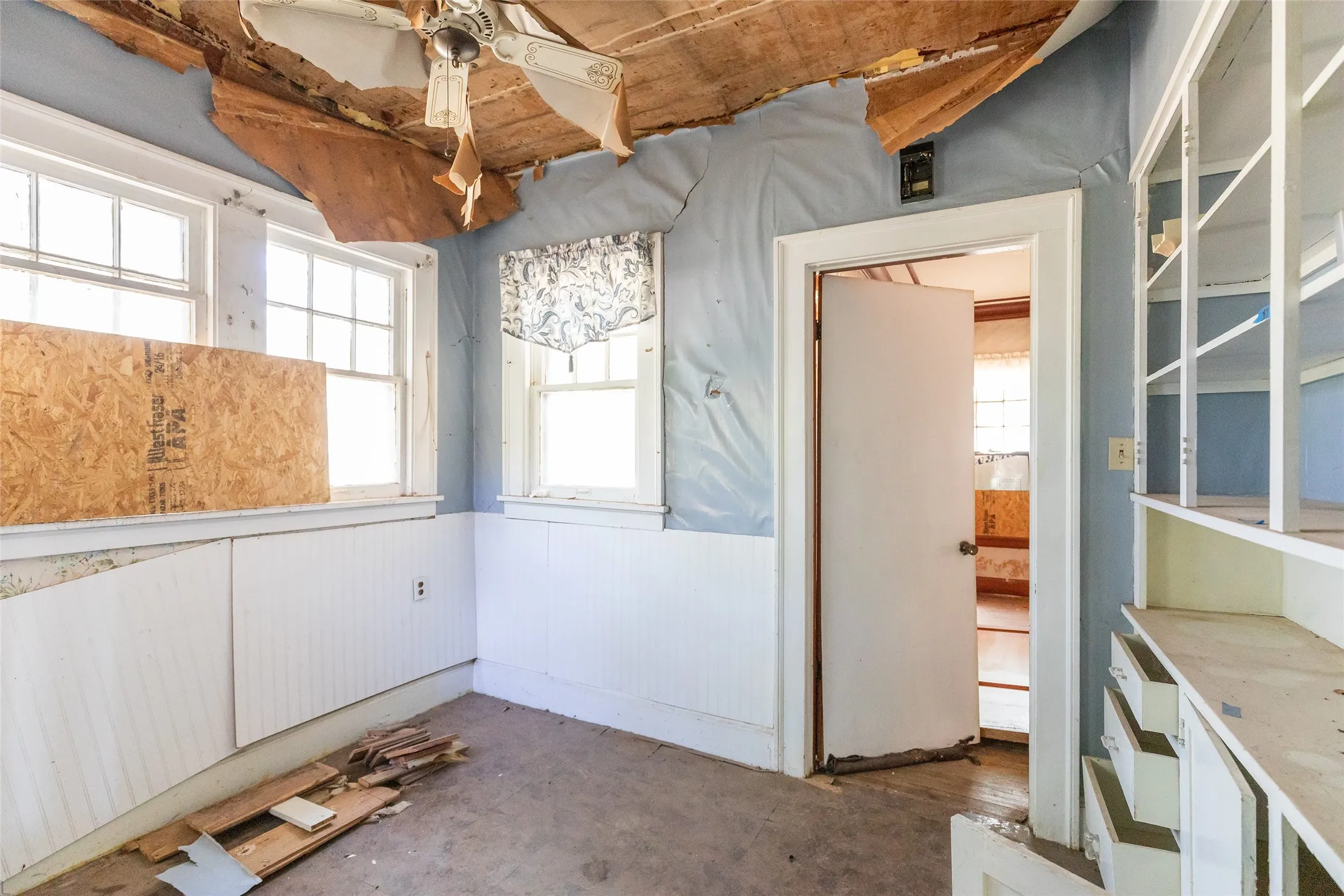 Single Family Residence For Sale in Taylor County , 750 Beech Street, Abilene, Texas 79601, 6 Bedroom, 3 Bathroom, 2 Garage spaces, 2,408 Sqft, built in 1925, mls#21362007, Real Estate Agent in Abilene, Homes For Sale in Taylor county, Homes For Sale in Abilene, Realtor in Abilene Texas, Real Estate Brokerage Independent Realty Texas, Luminita Cordes Realtor