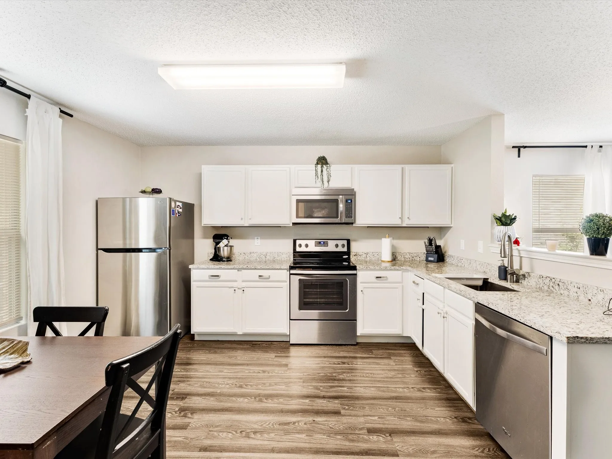 Single Family Residence For Sale in Denton County , 2120 Shawnee Trail, Fort Worth, Texas 76247, 3 Bedroom, 2 Bathroom, 2 Garage spaces, 1,701 Sqft, built in 2003, mls#21364222, Real Estate Agent in Fort Worth, Homes For Sale in Denton county, Homes For Sale in Fort Worth, Realtor in Fort Worth Texas, Real Estate Brokerage Independent Realty Texas, Luminita Cordes Realtor