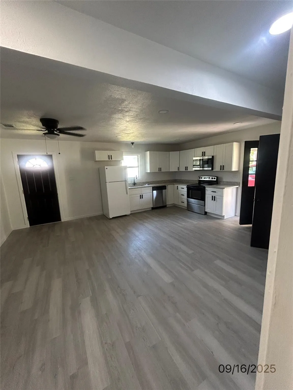 Single Family Residence For Rent in Erath County , 515 N Donna, Stephenville, Texas 76401, 3 Bedroom, 2 Bathroom, Garage spaces, 1,345 Sqft, built in 1945, mls#21364223, Real Estate Agent in Stephenville, Homes For Rent in Erath county, Homes For Rent in Stephenville, Realtor in Stephenville Texas, Real Estate Brokerage Independent Realty Texas, Luminita Cordes Realtor